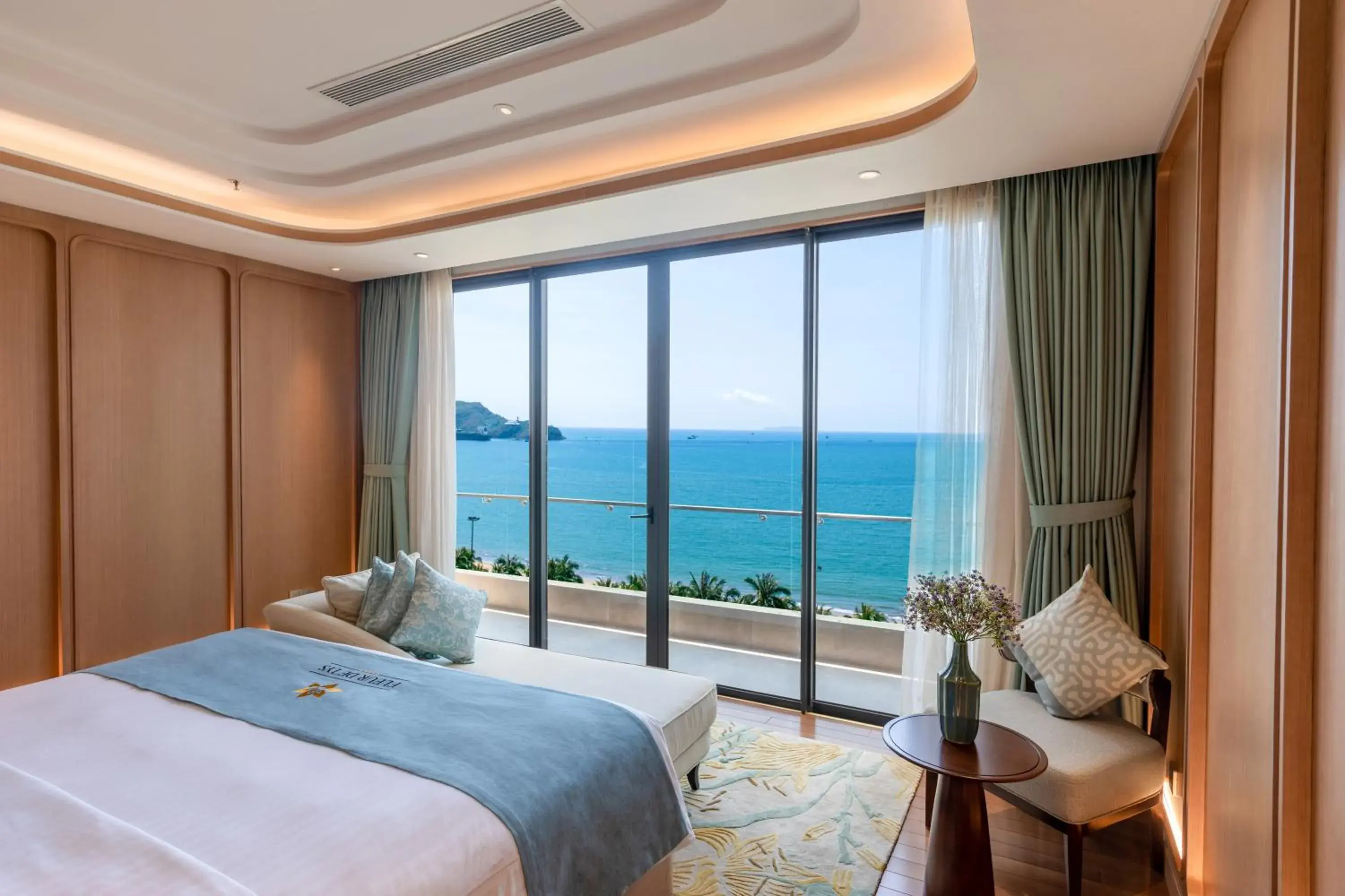 View (from property/room), Bed in Fleur de Lys Hotel Quy Nhon View (from property/room), Bed in Fleur de Lys Hotel Quy Nhon