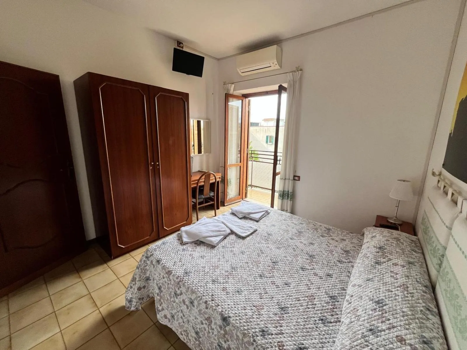 Bedroom, Bed in Domus Getsemani