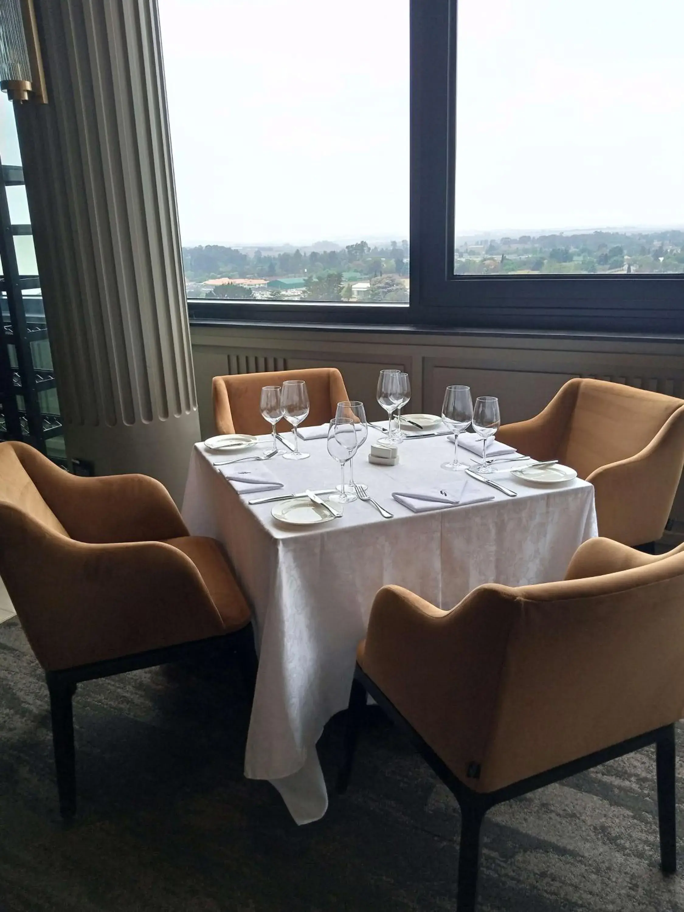 Restaurant/places to eat in Radisson Hotel and Convention Centre OR Tambo Airport Restaurant/places to eat in Radisson Hotel and Convention Centre OR Tambo Airport