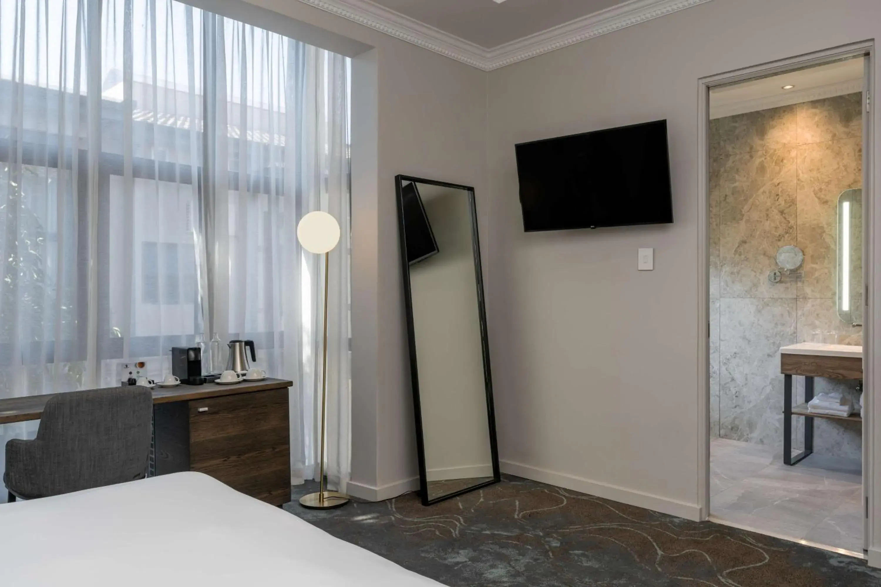 Bedroom, Bed in Radisson Hotel and Convention Centre OR Tambo Airport Bedroom, Bed in Radisson Hotel and Convention Centre OR Tambo Airport