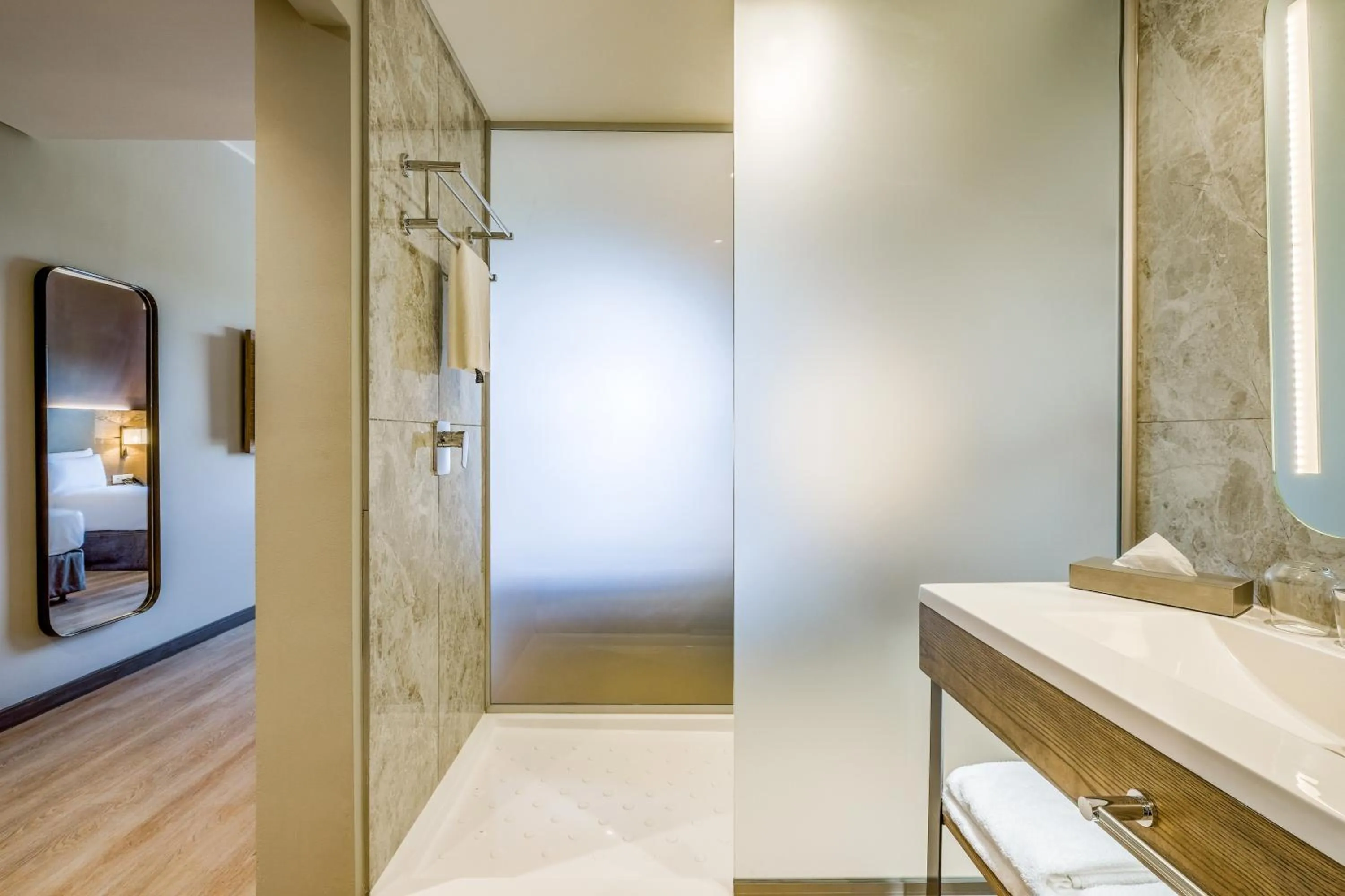 Shower in Radisson Hotel and Convention Centre OR Tambo Airport