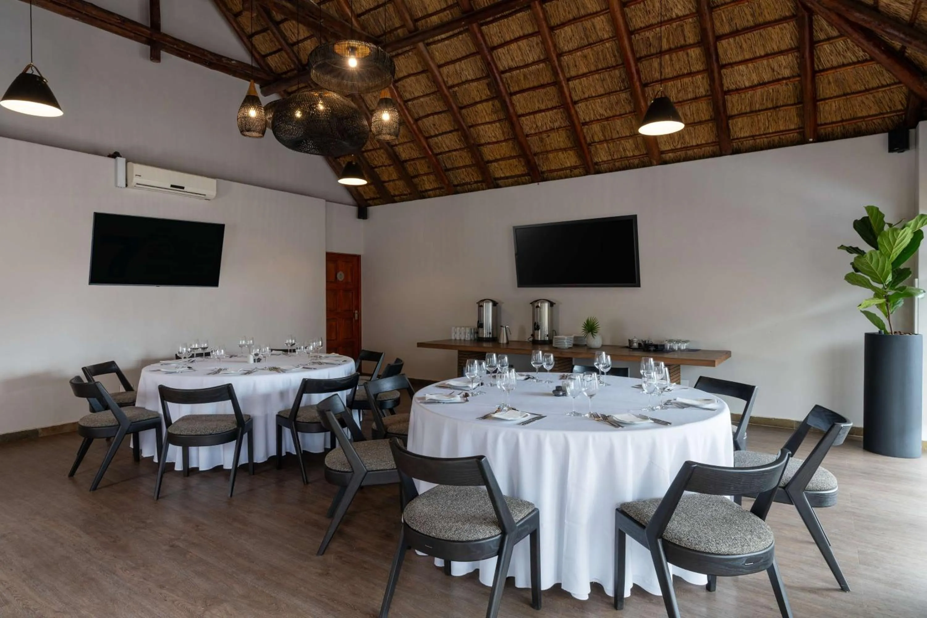 Meeting/conference room in Radisson Hotel and Convention Centre OR Tambo Airport