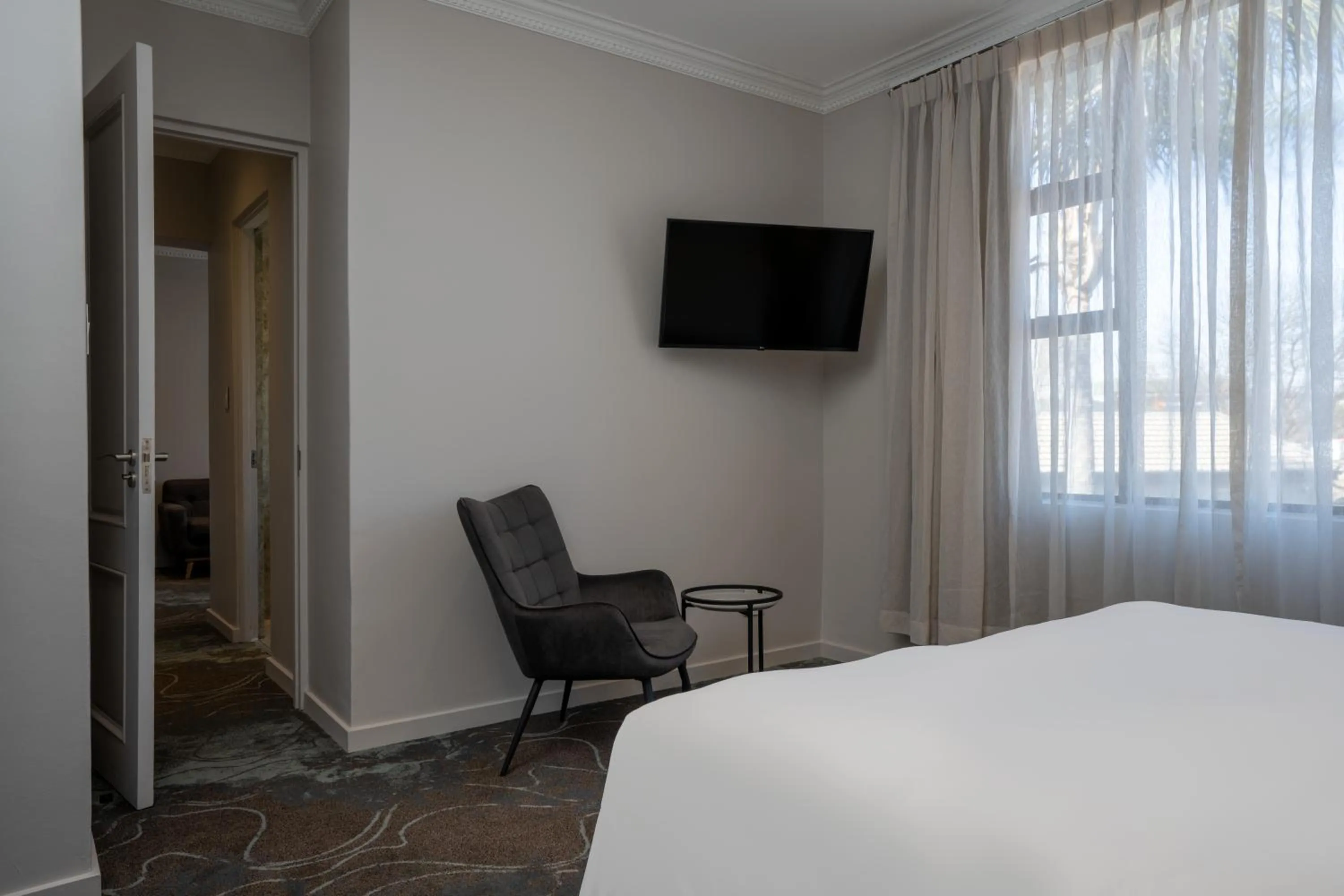 TV and multimedia, Bed in Radisson Hotel and Convention Centre OR Tambo Airport