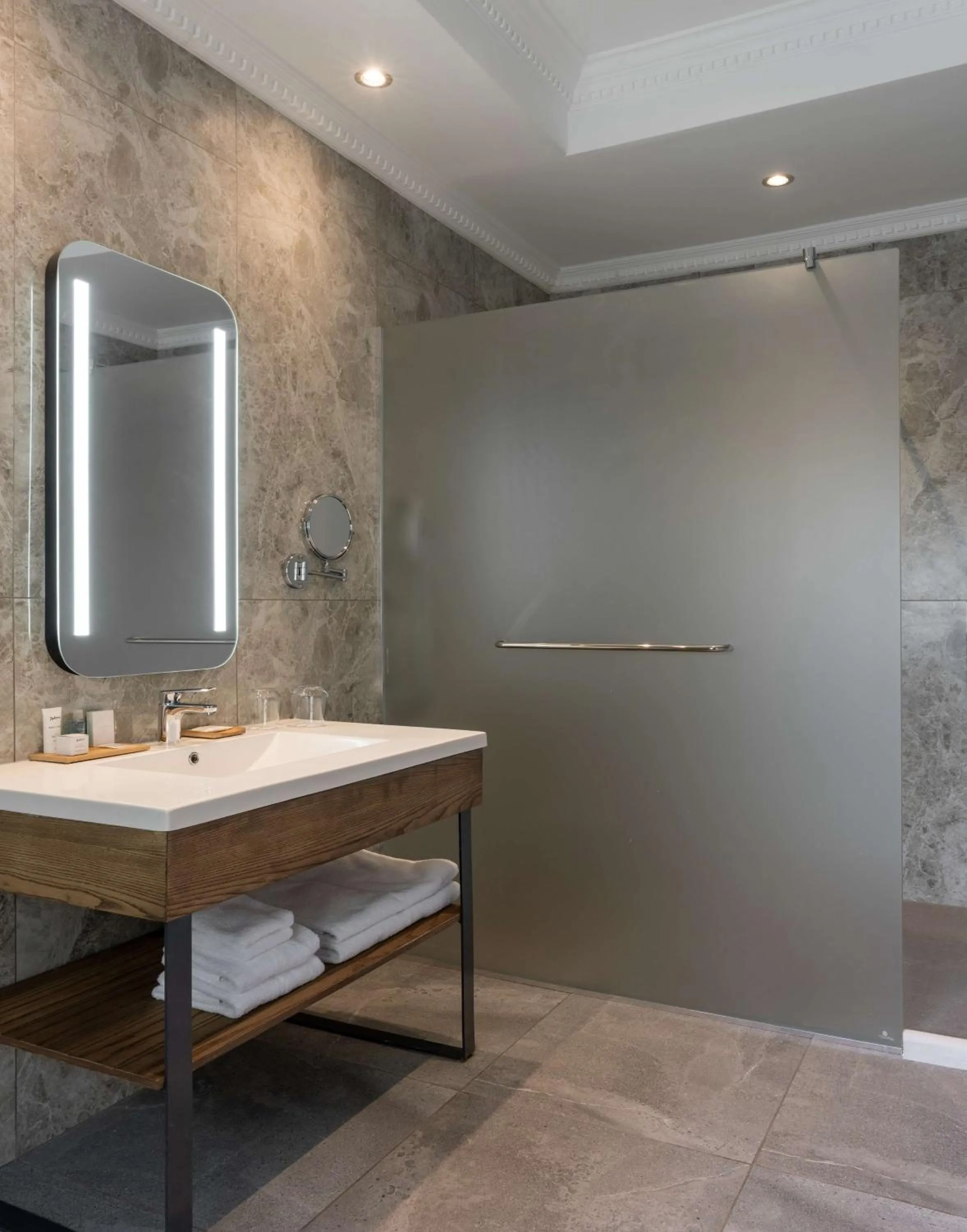 Bathroom in Radisson Hotel and Convention Centre OR Tambo Airport