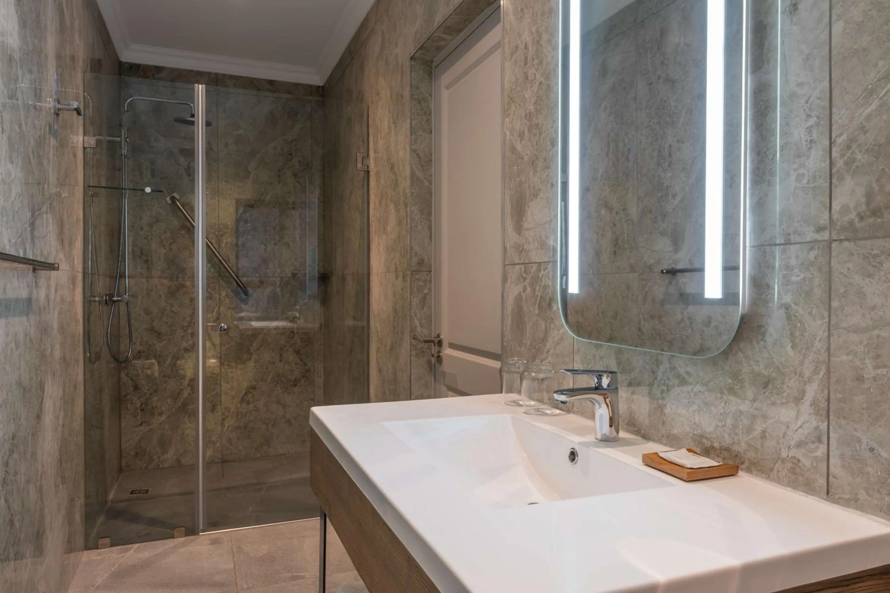 Bathroom in Radisson Hotel and Convention Centre OR Tambo Airport