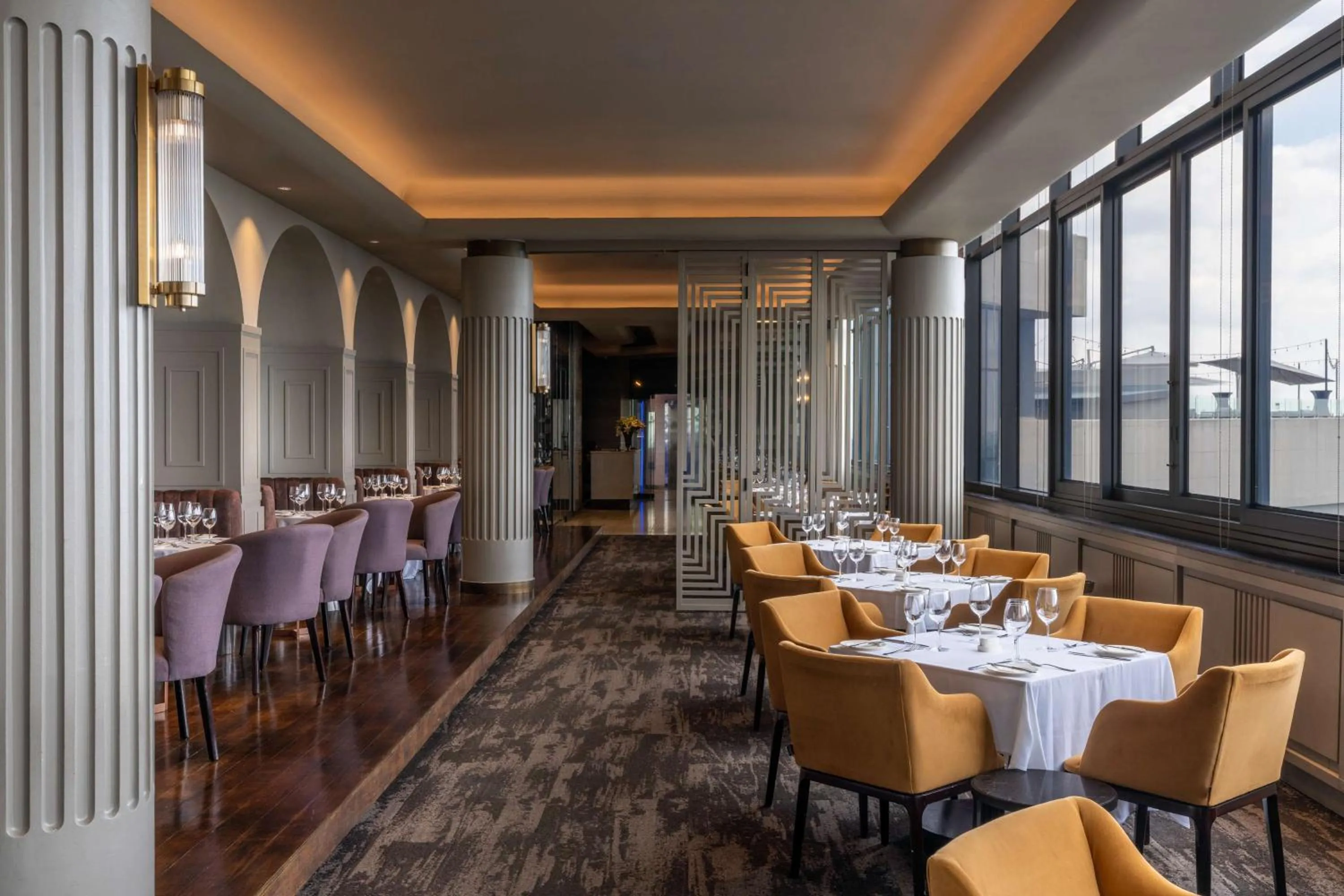 Restaurant/places to eat in Radisson Hotel and Convention Centre OR Tambo Airport