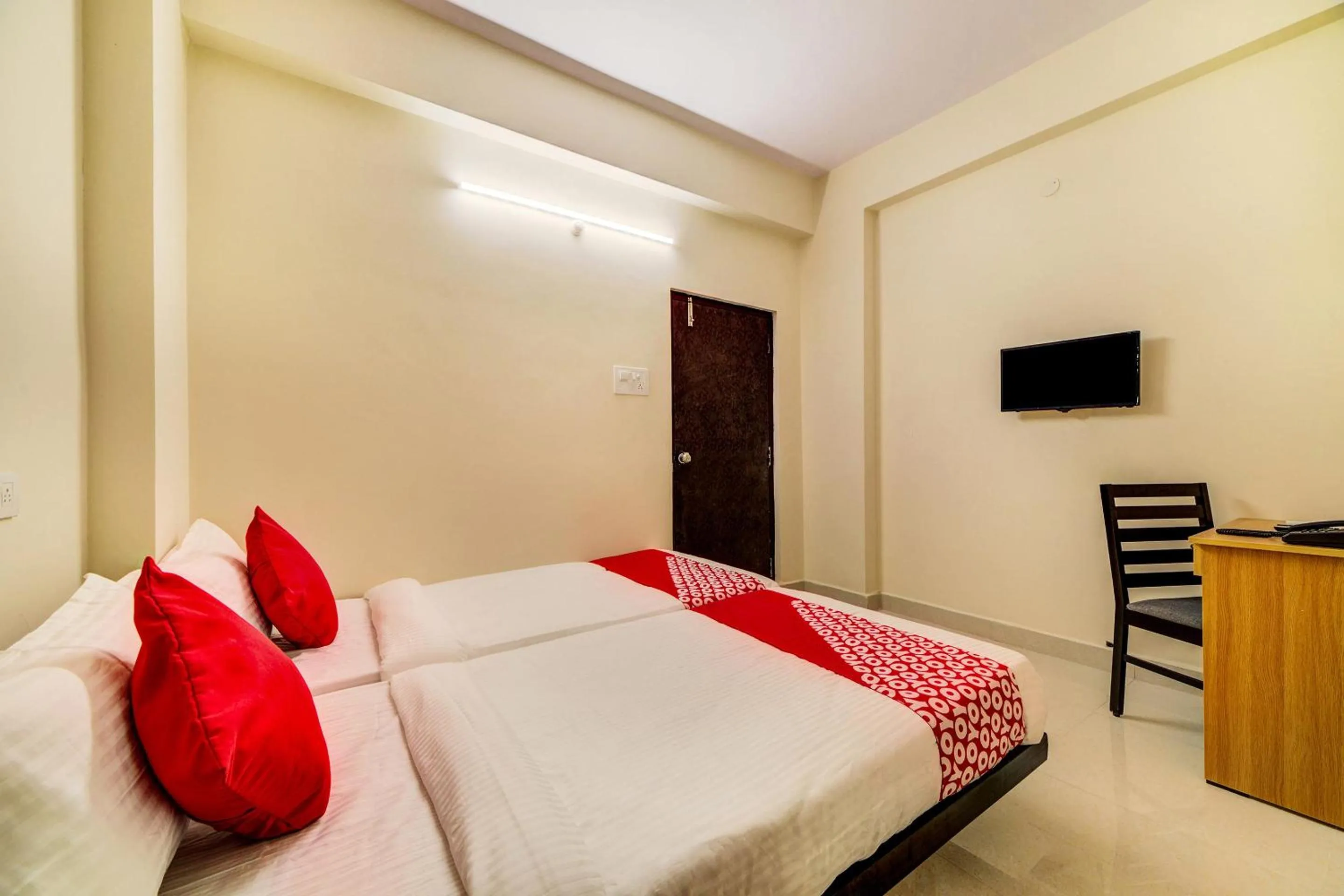 Bedroom, Bed in Hotel O JV Colony Near KFC Gachibowli