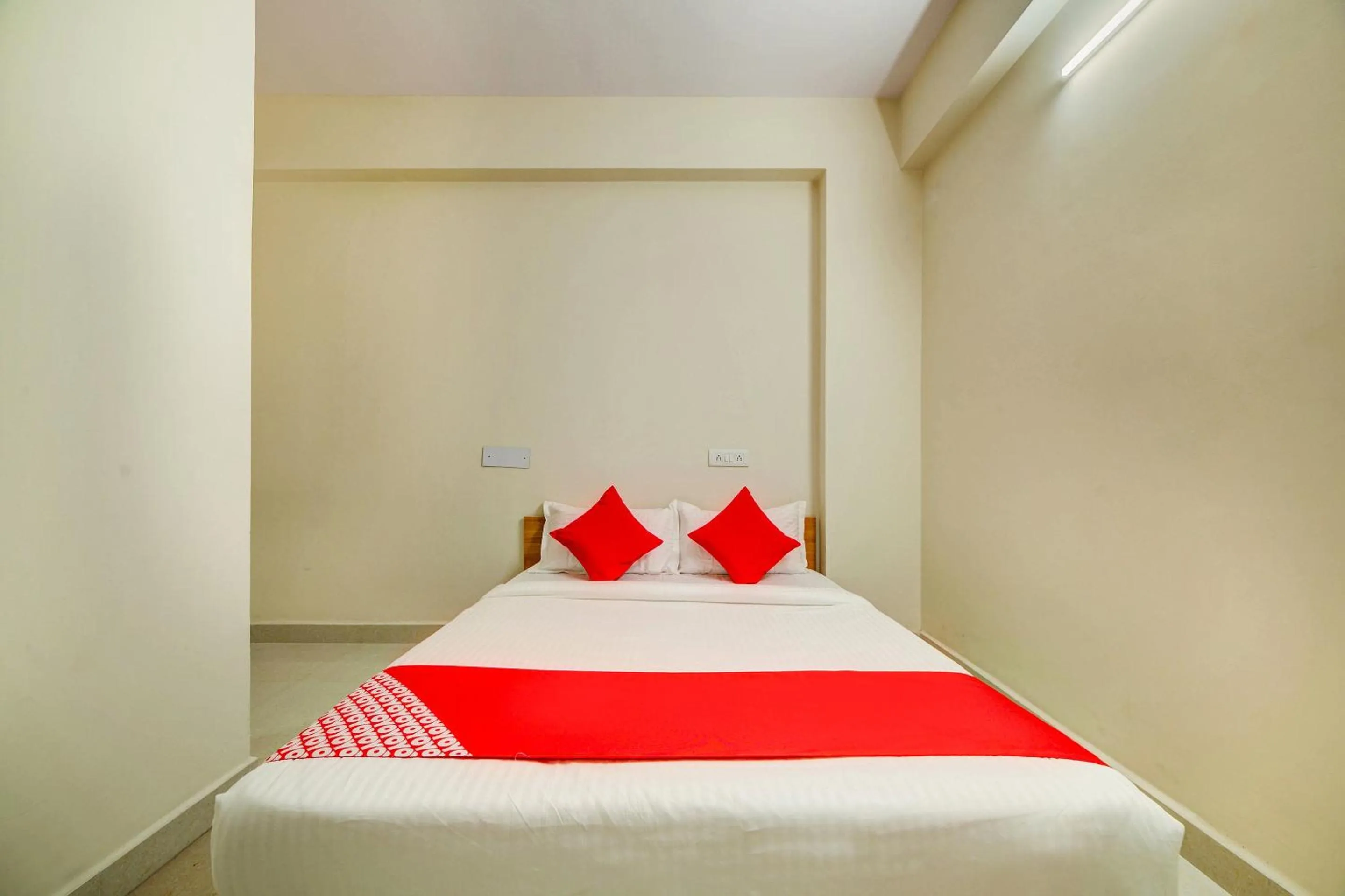 Bedroom, Bed in Hotel O JV Colony Near KFC Gachibowli