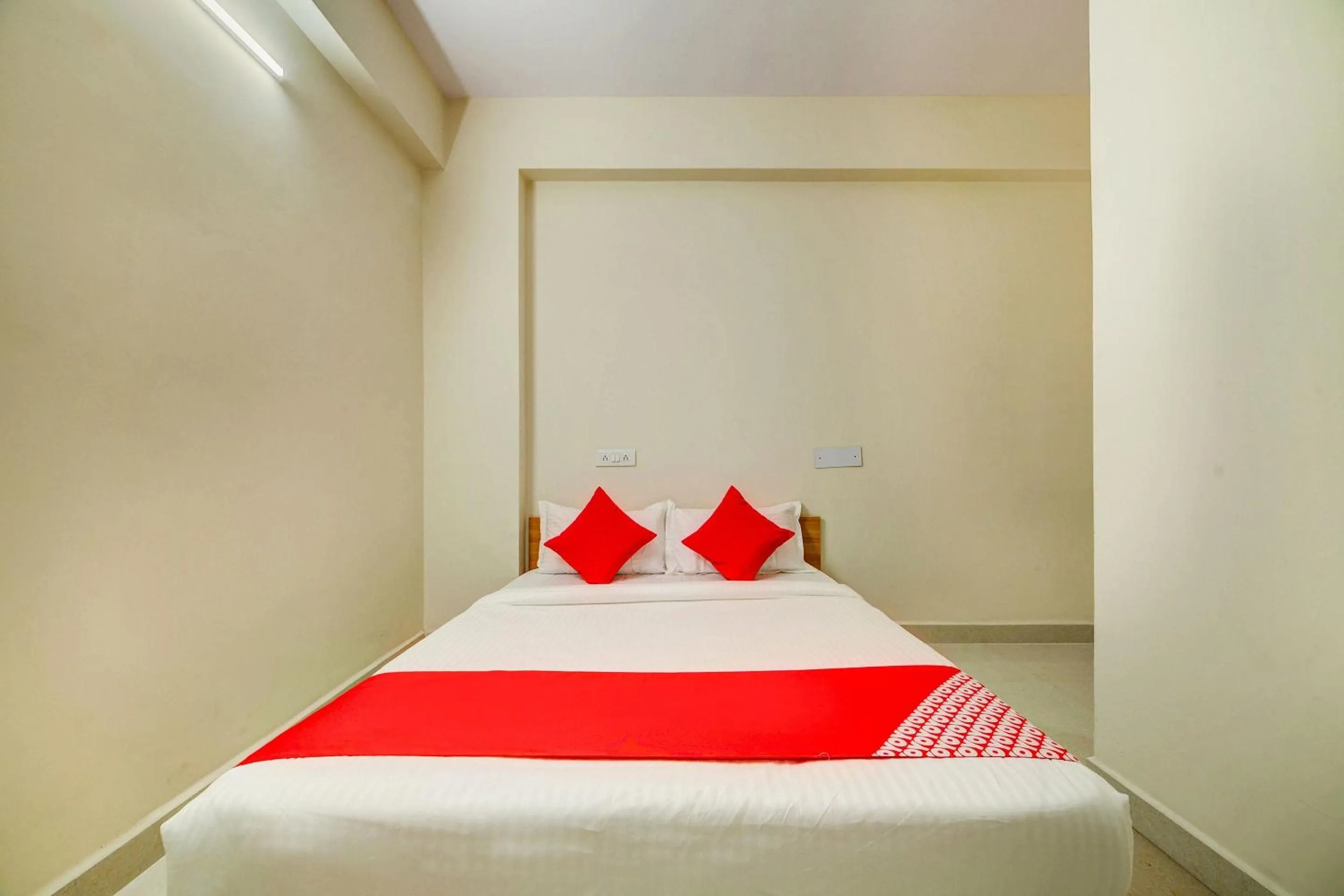 Bedroom, Bed in Hotel O JV Colony Near KFC Gachibowli