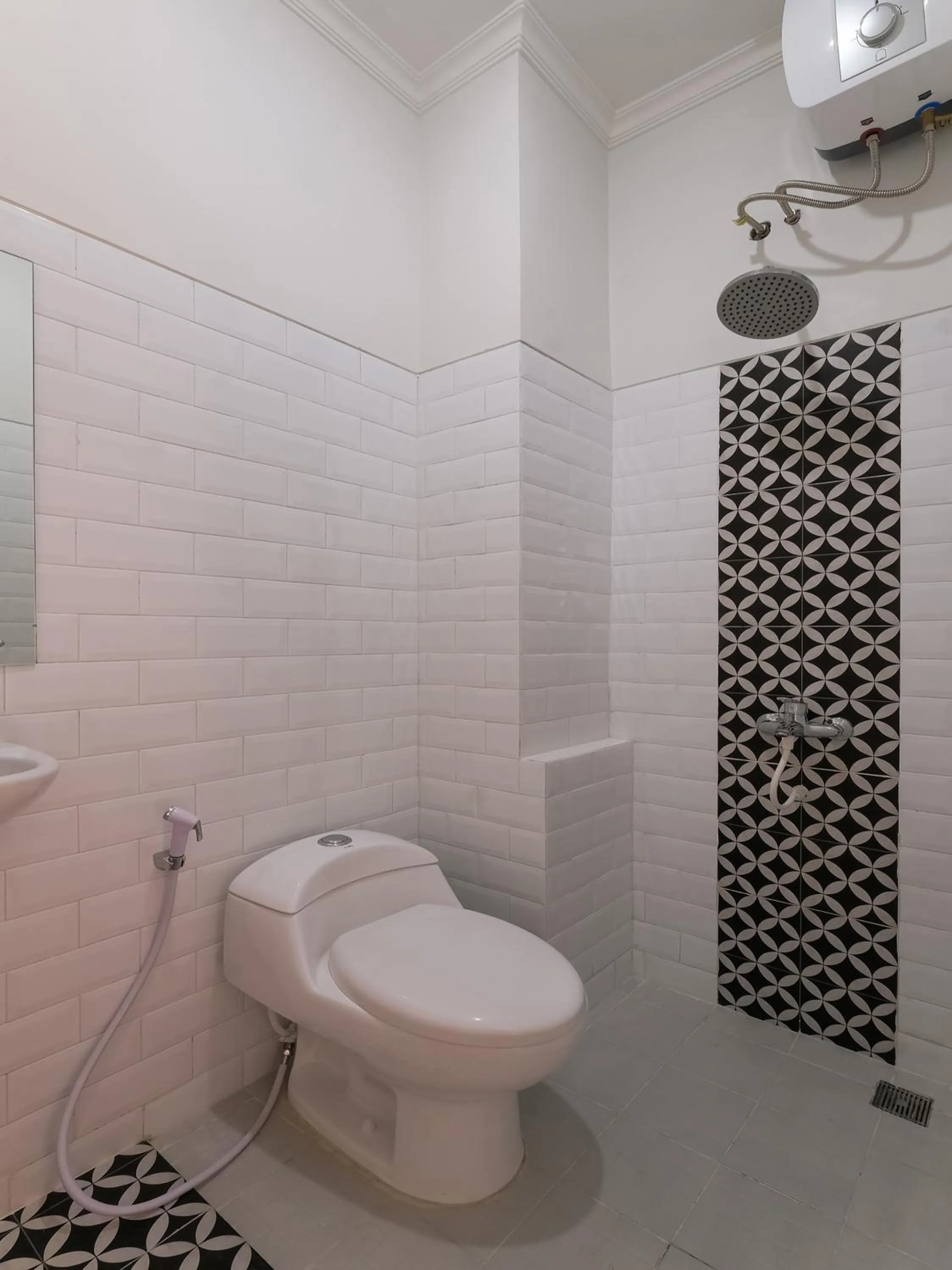 Bathroom in Super OYO Collection O 90023 Damar Kusumo Guest House