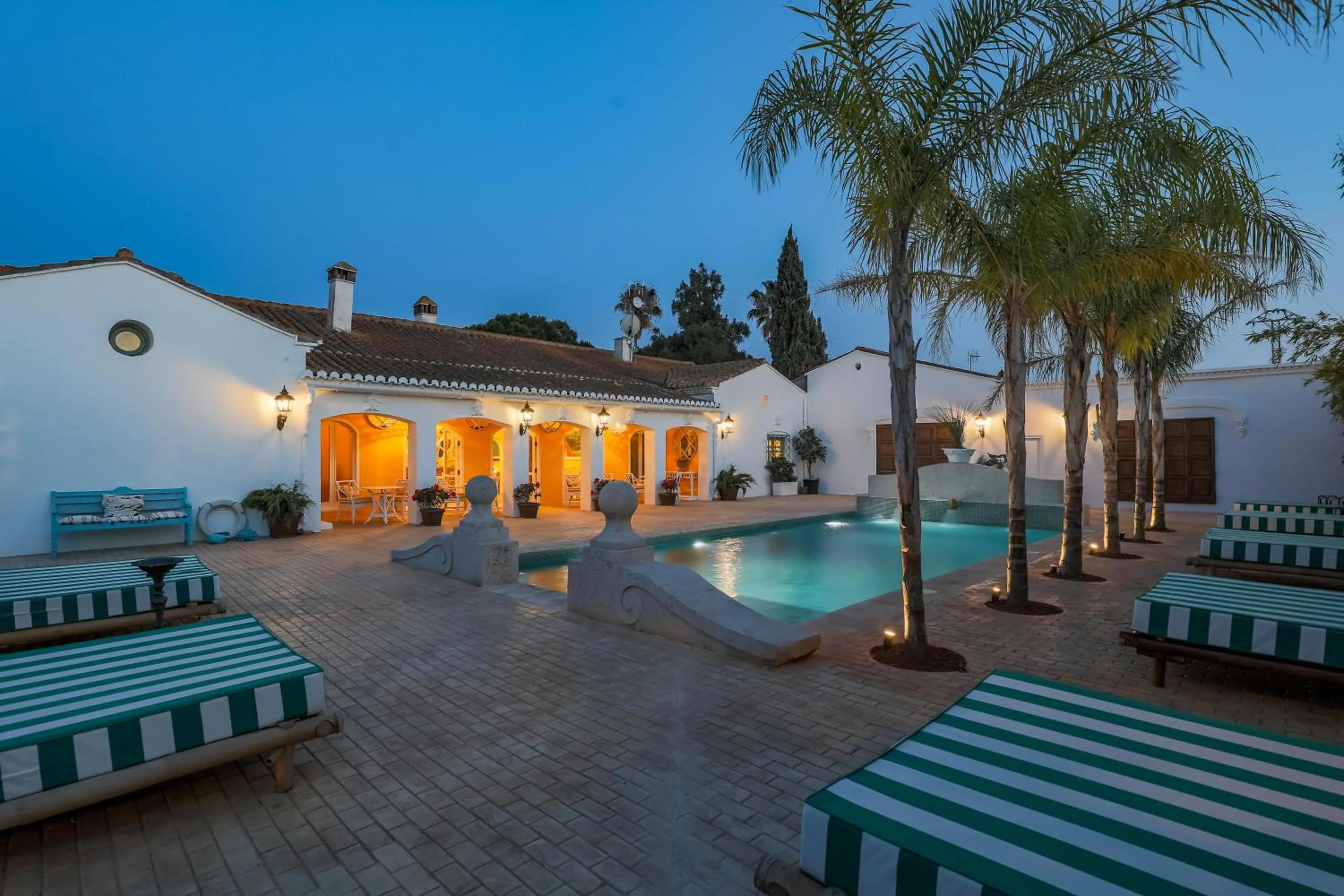 Swimming pool in Maison San Alfredo B&B