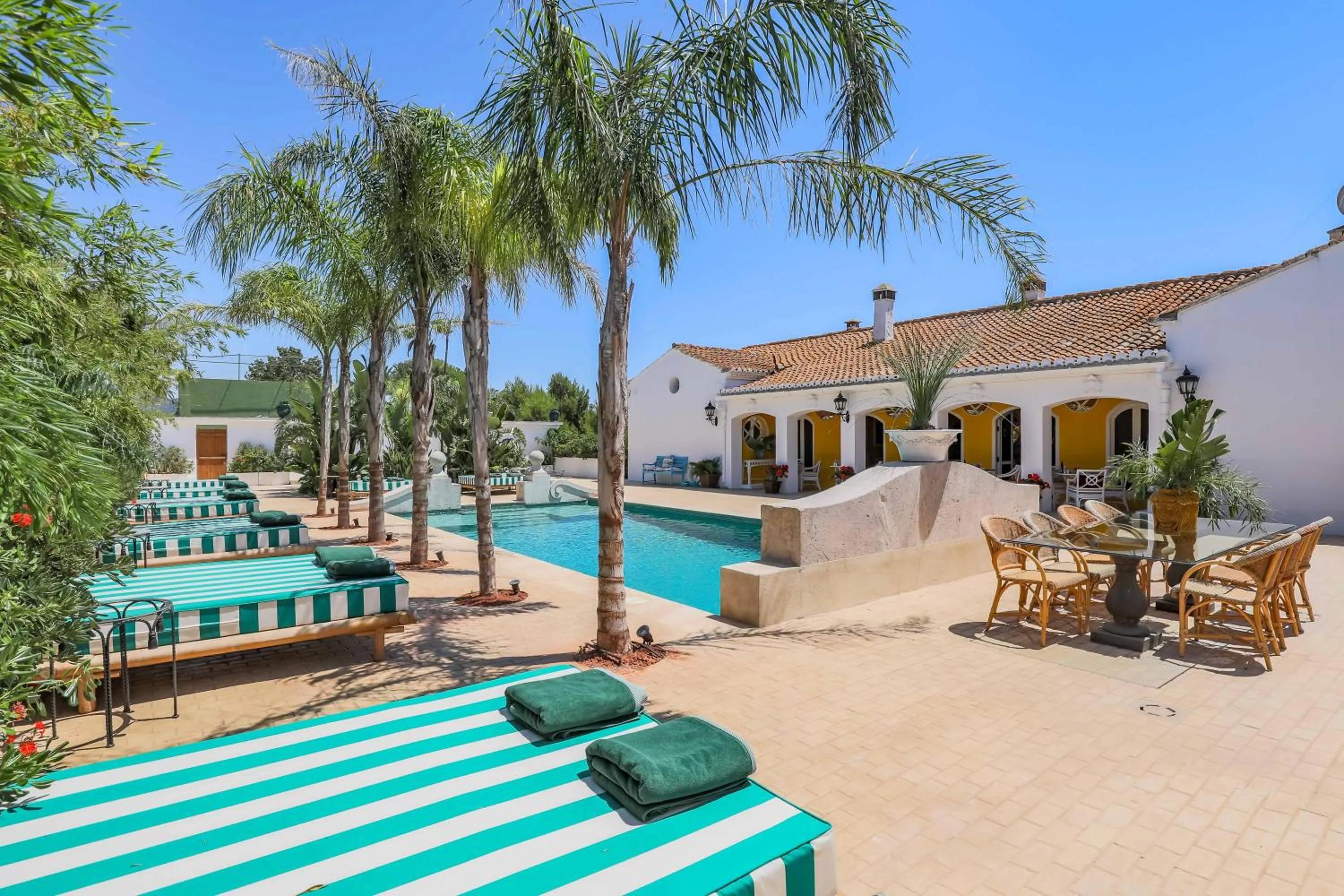 Swimming pool in Maison San Alfredo B&B