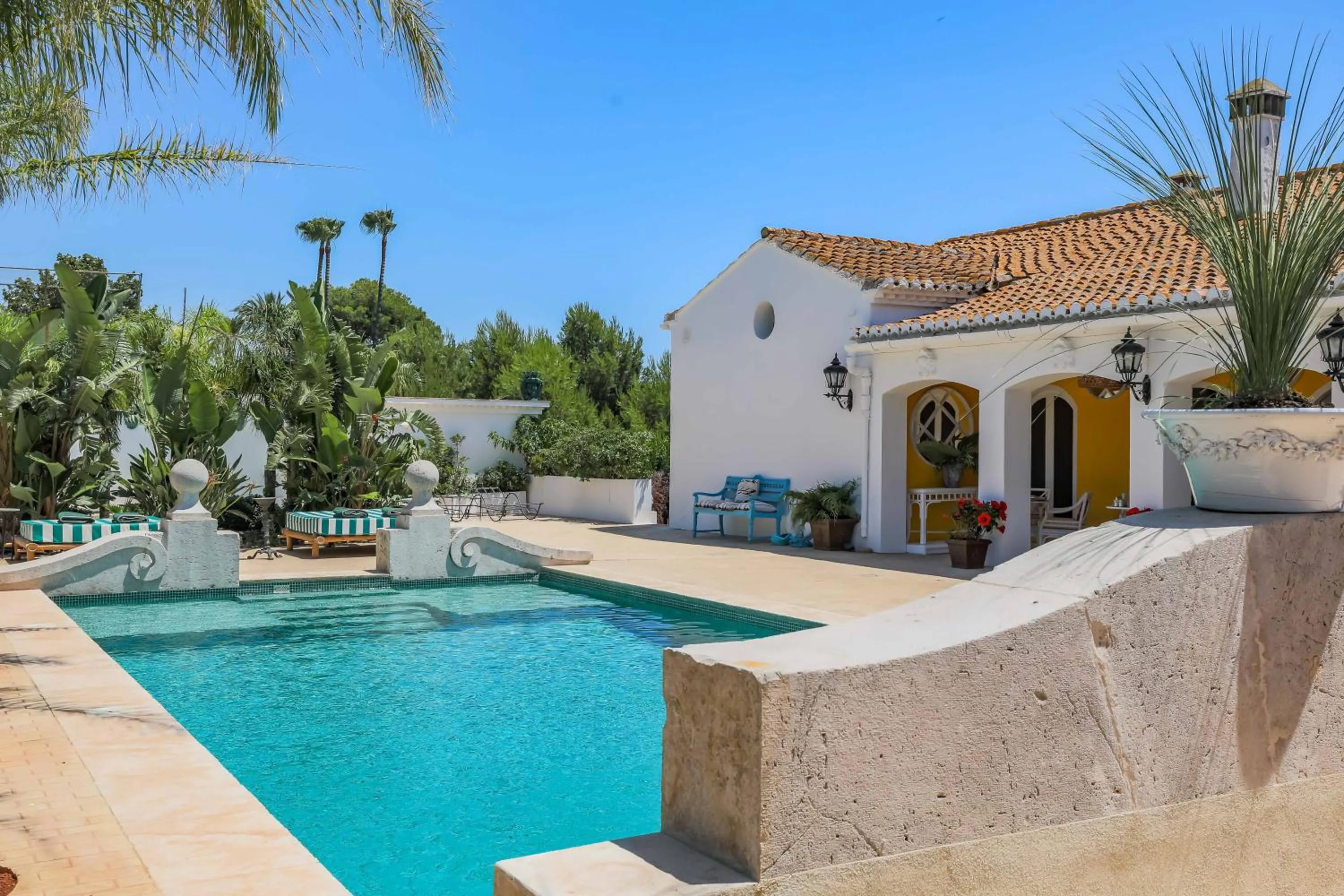 Swimming pool in Maison San Alfredo B&B
