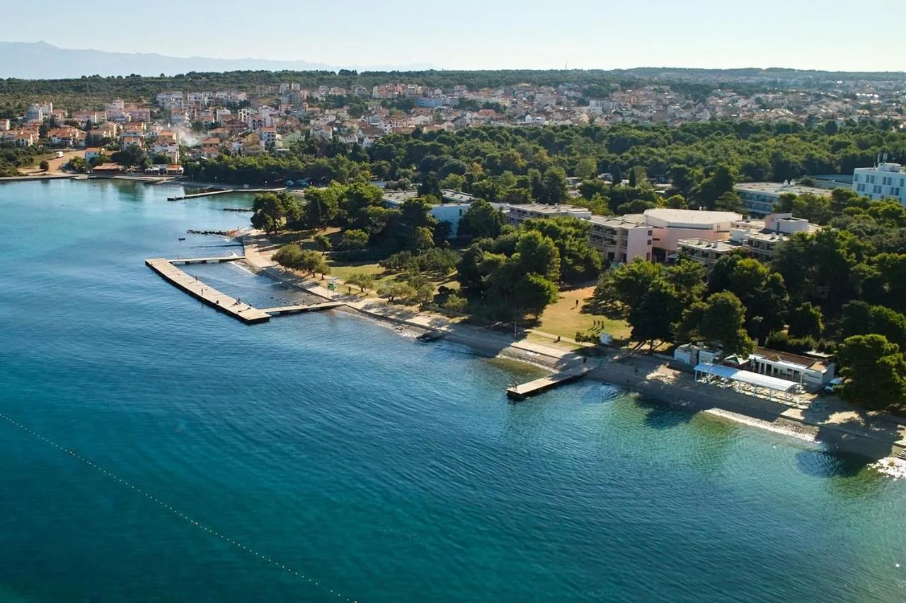 Neighbourhood in Cosy apartment 5min to beach Mirela Borik