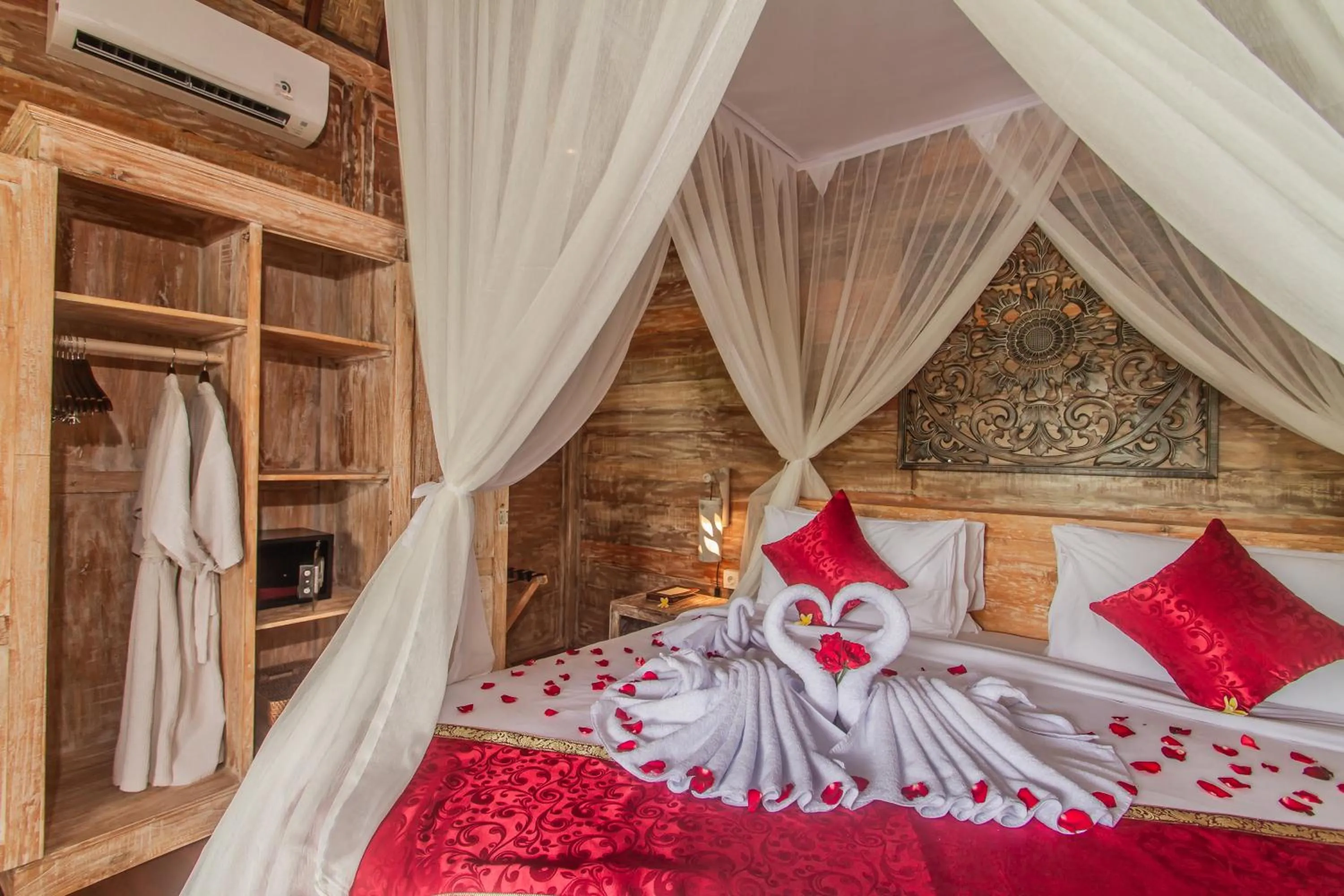 Bed in Aswanaya Villas Ubud