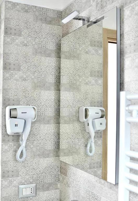 hair dryier in Domus Le Ceramiche