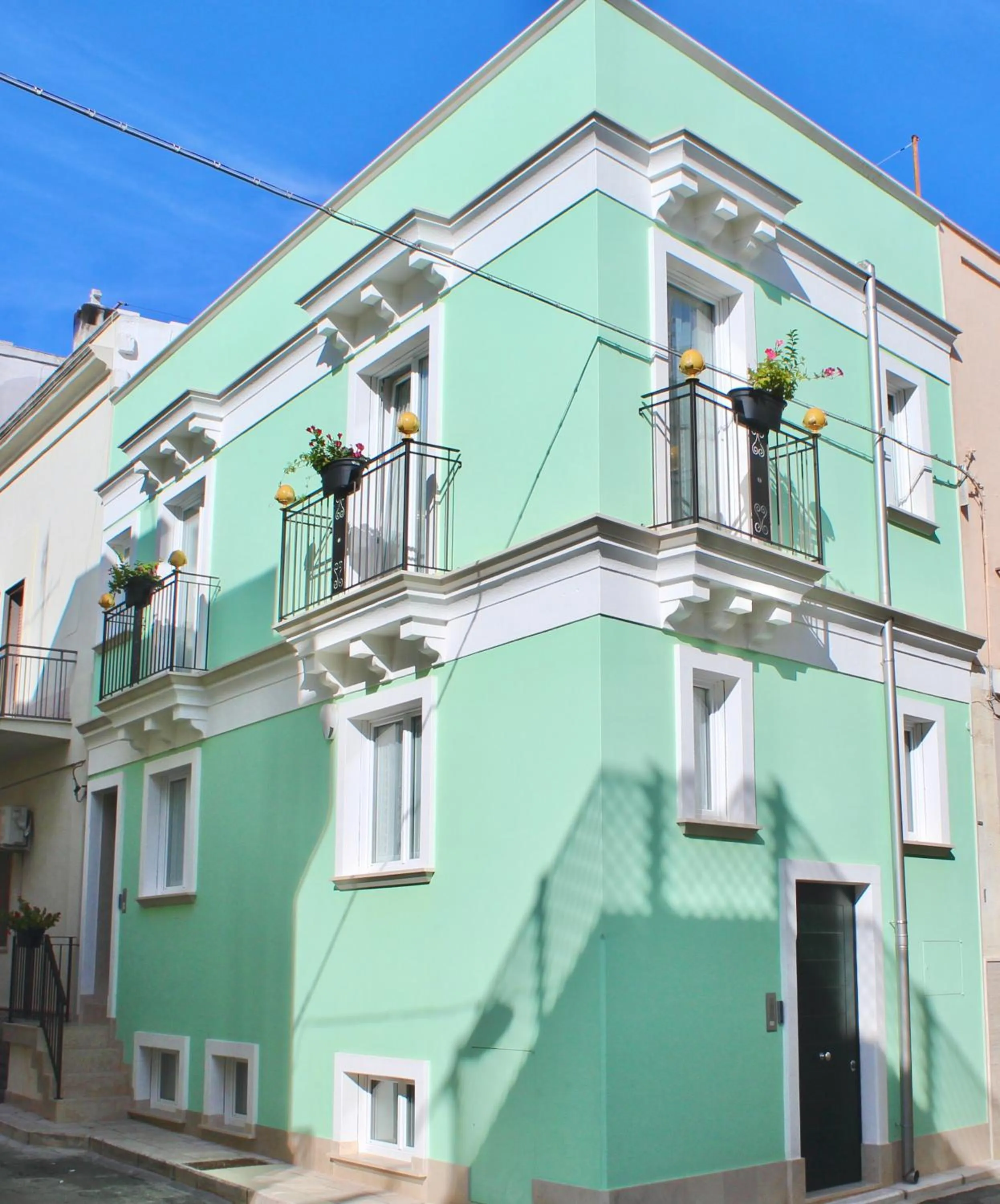 Facade/entrance in Domus Le Ceramiche