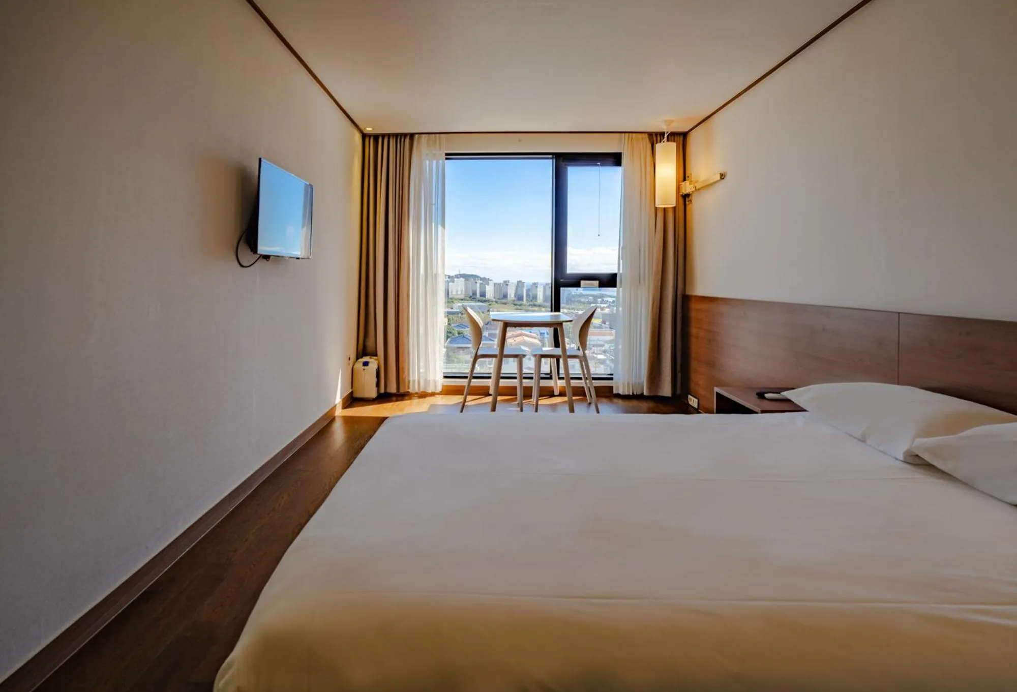 Area and facilities, Bed in Tamara Jeju hotel