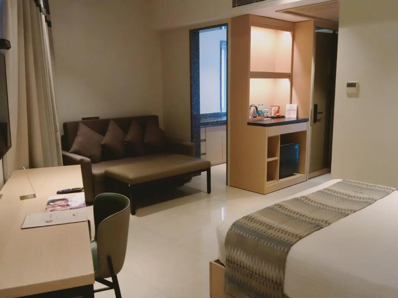 Seating area, Bed in Click Hotel Bangalore - International Airport