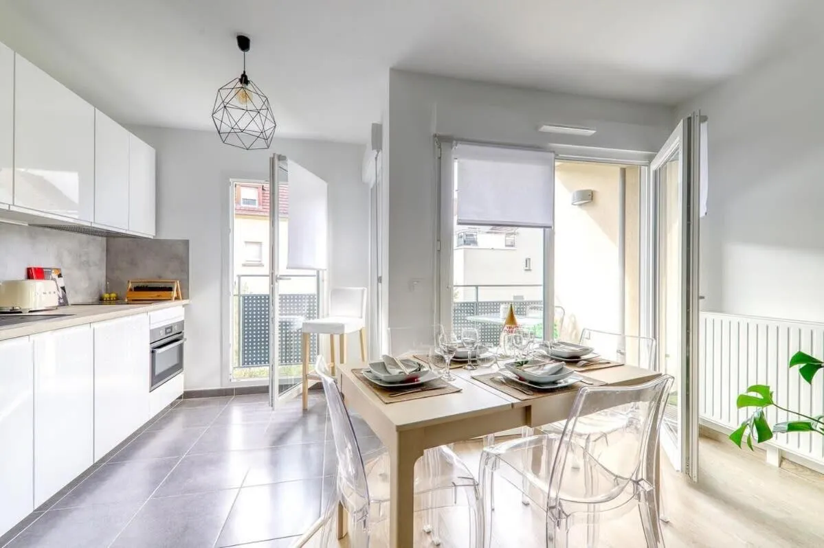 Kitchen or kitchenette in C4 Les Jardins d'Orsonville