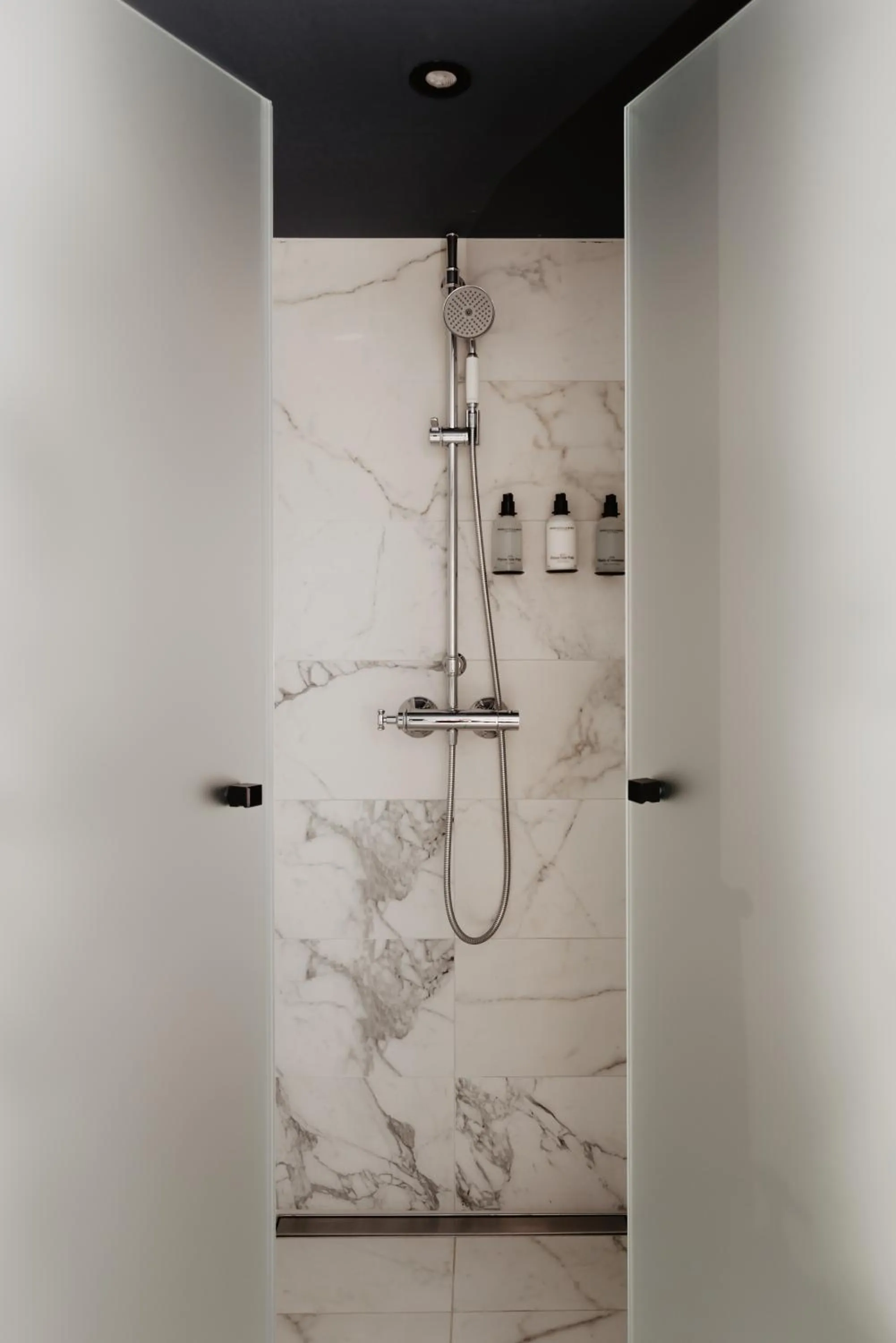 Shower in The Nox Hotel