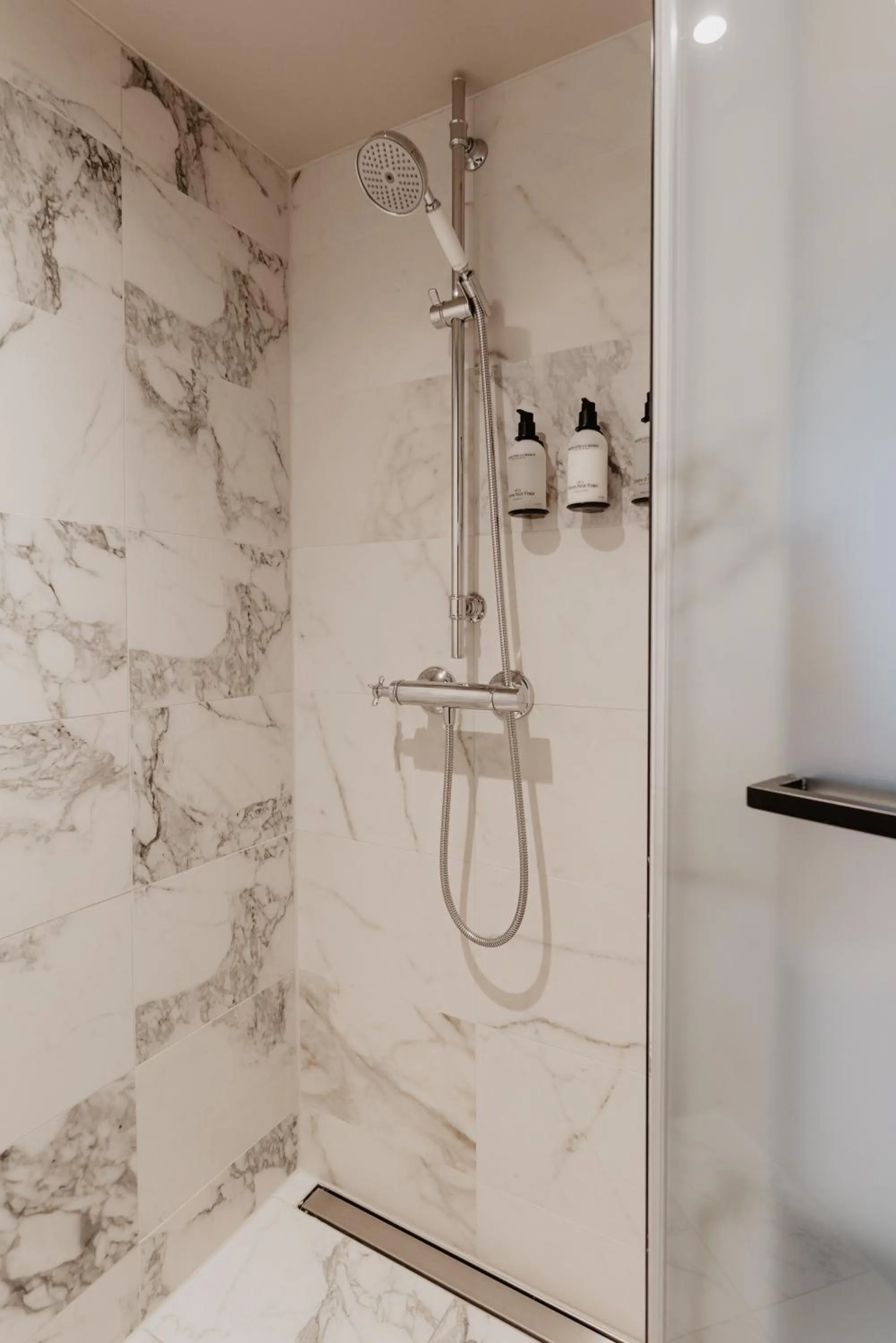 Shower in The Nox Hotel