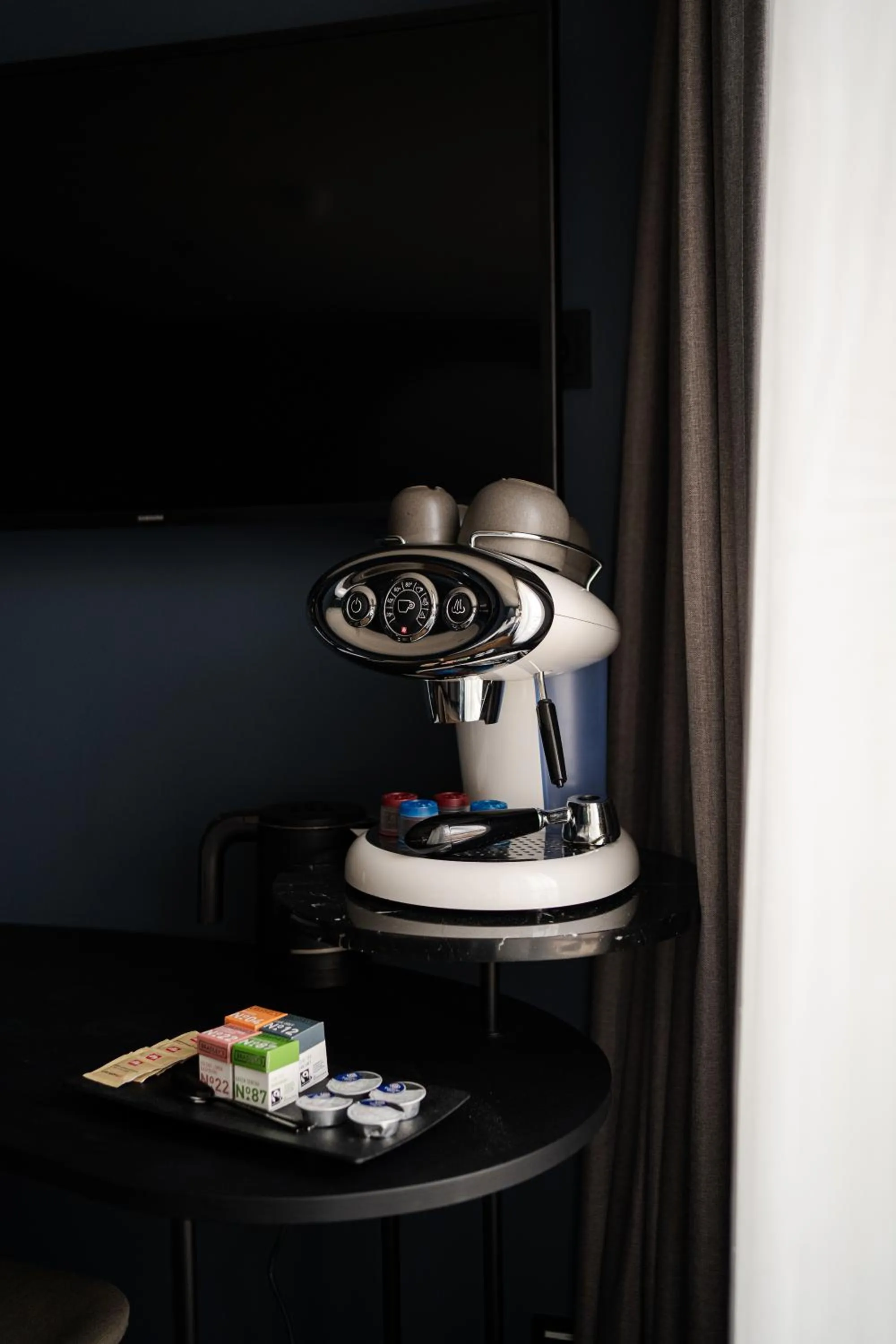 Coffee/tea facilities in The Nox Hotel