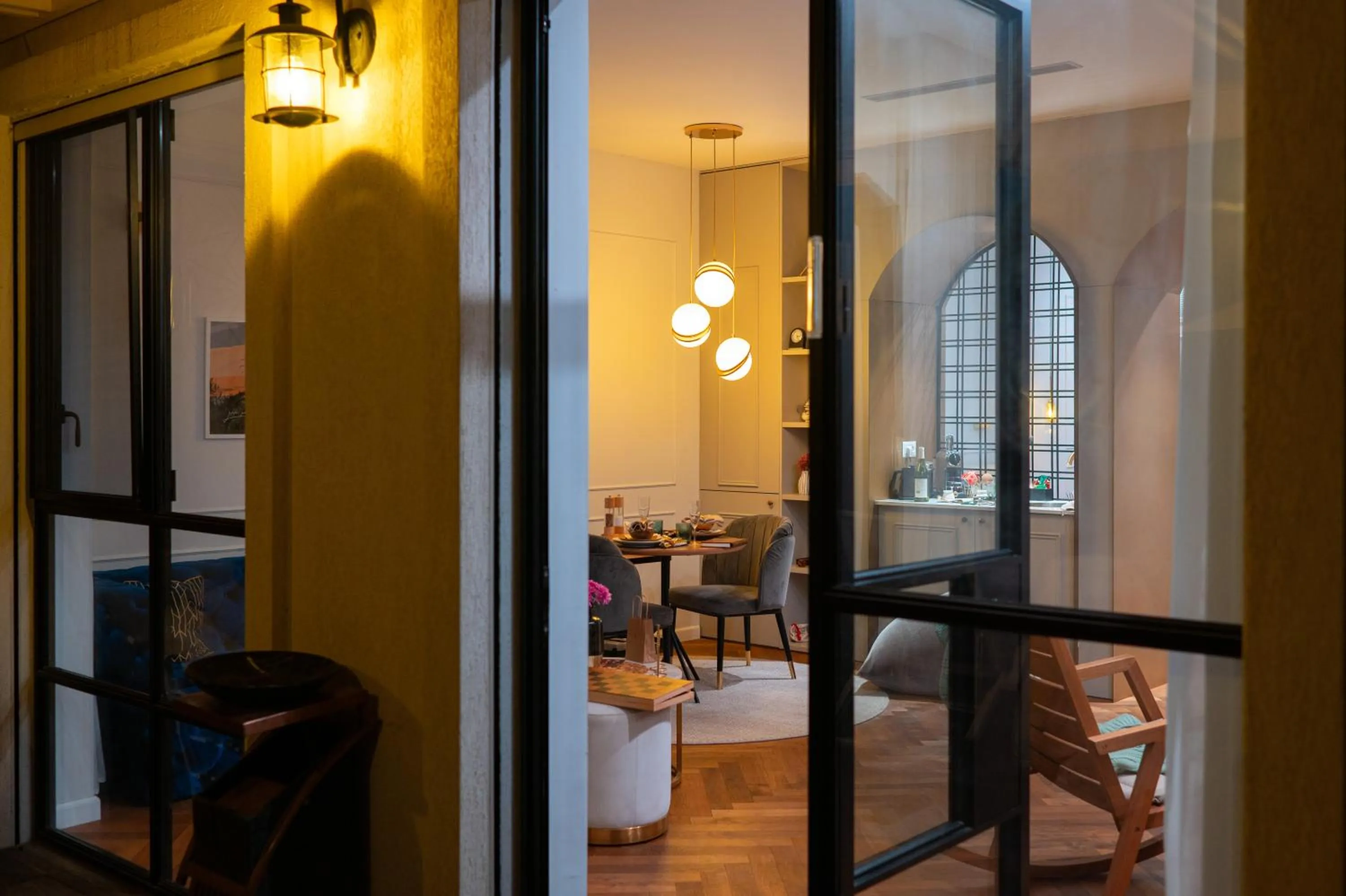 Seating area in Alonella