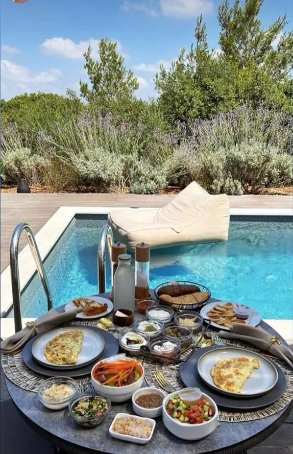 Property building in Alonella