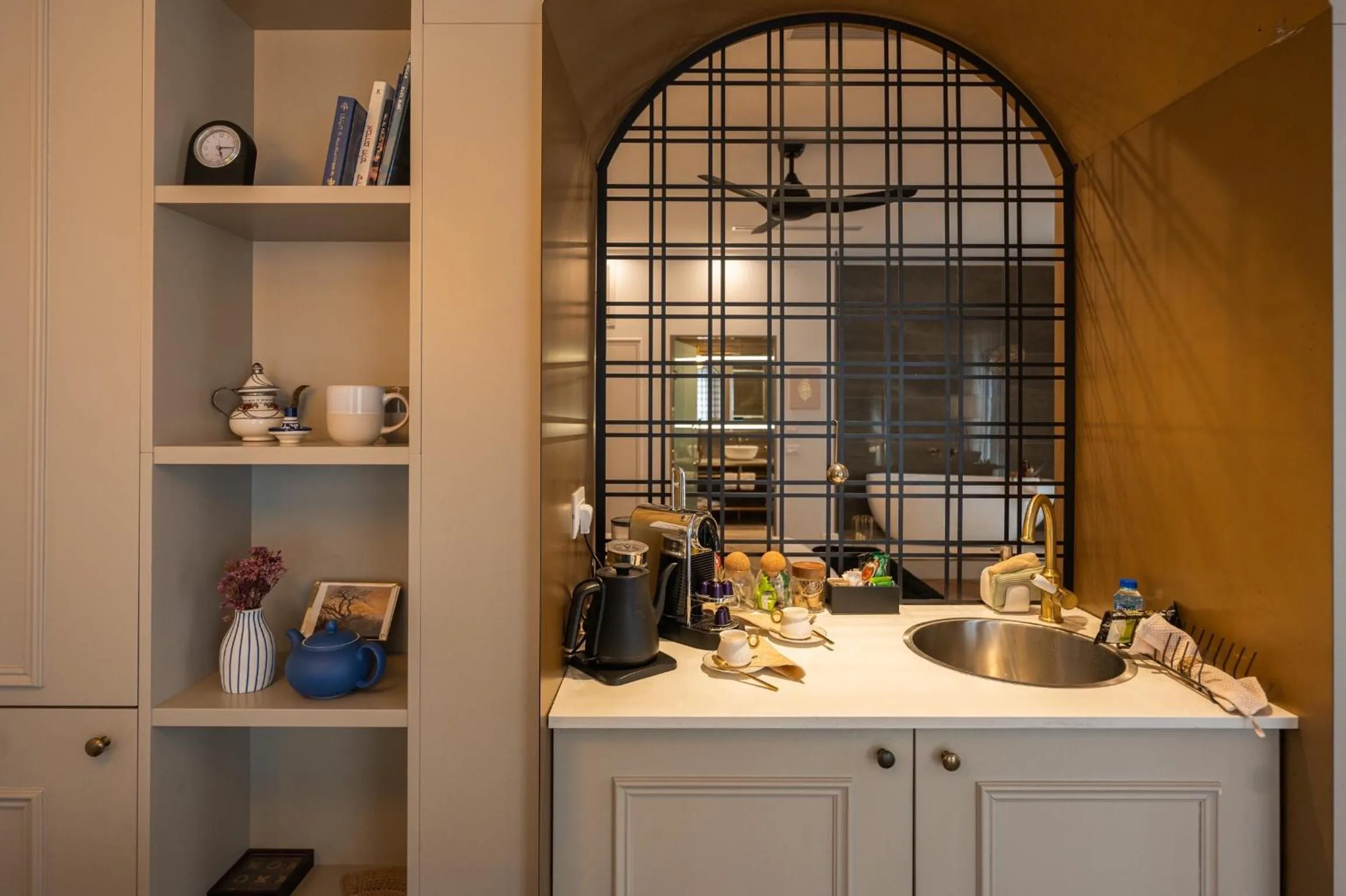 Coffee/tea facilities in Alonella