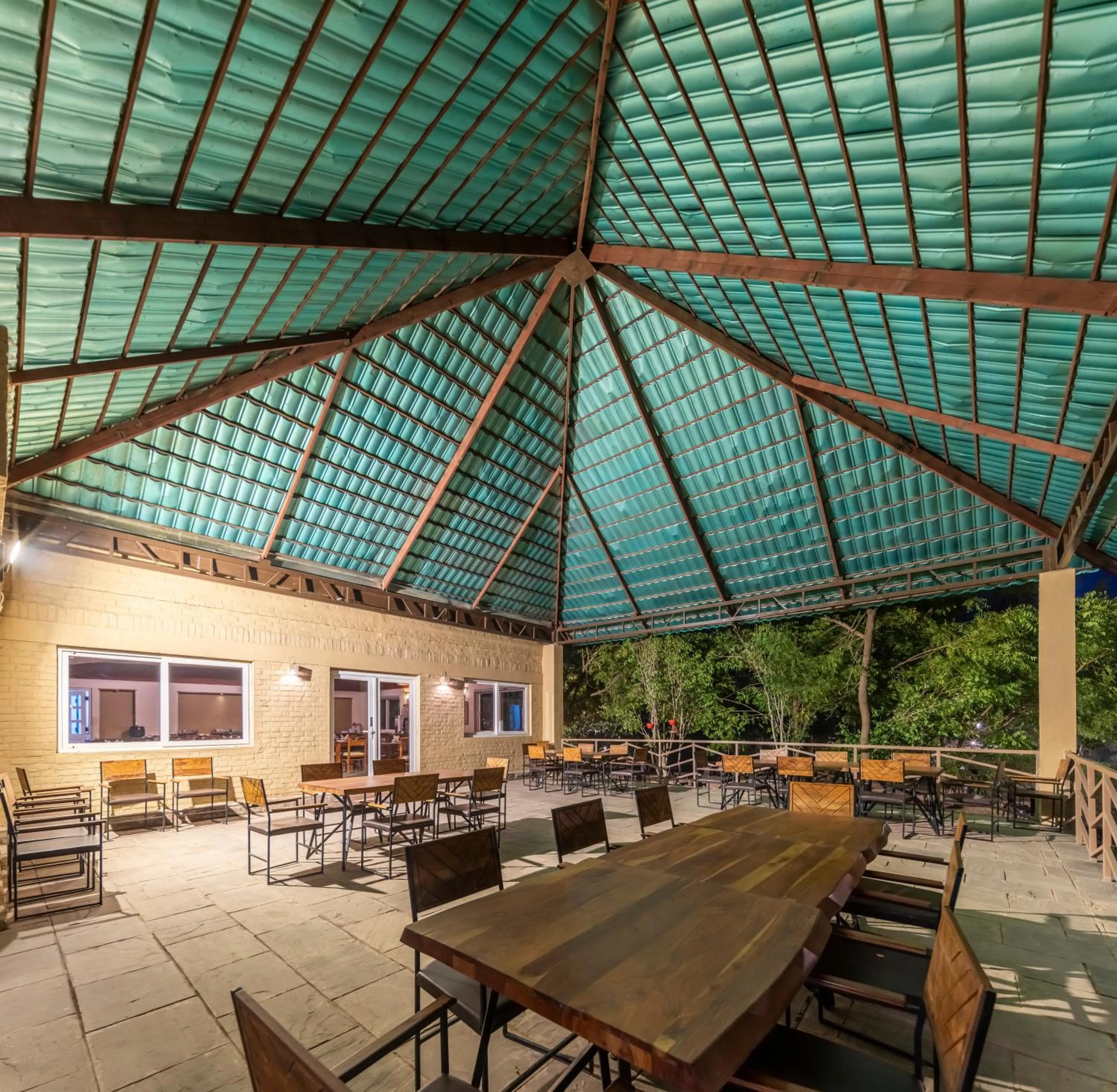 Restaurant/places to eat in Vanaashrya Resort and Spa Sariska