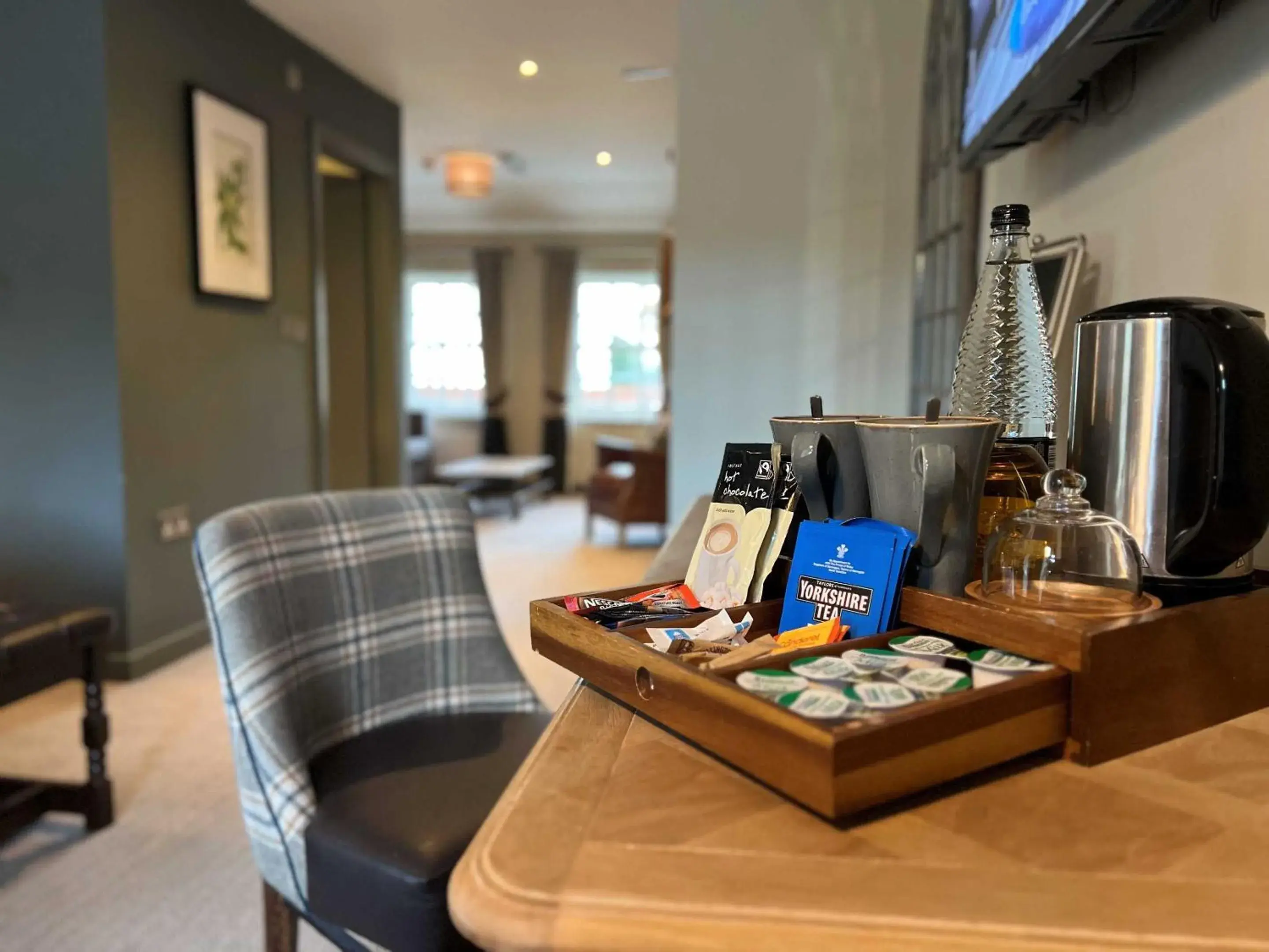 Deluxe King Room in The Forresters Arms Kilburn Deluxe King Room in The Forresters Arms Kilburn