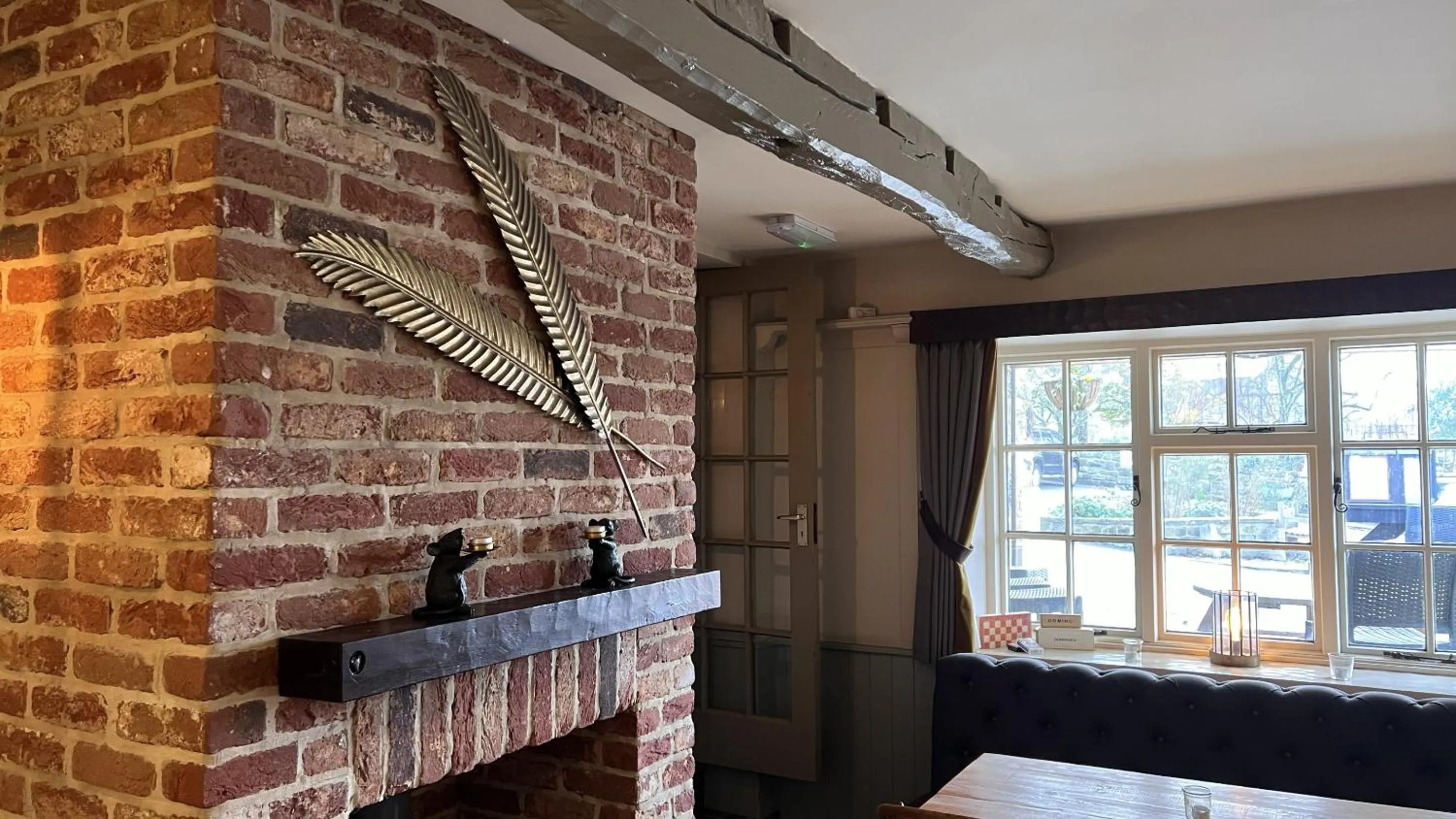 Lounge or bar in The Forresters Arms Kilburn