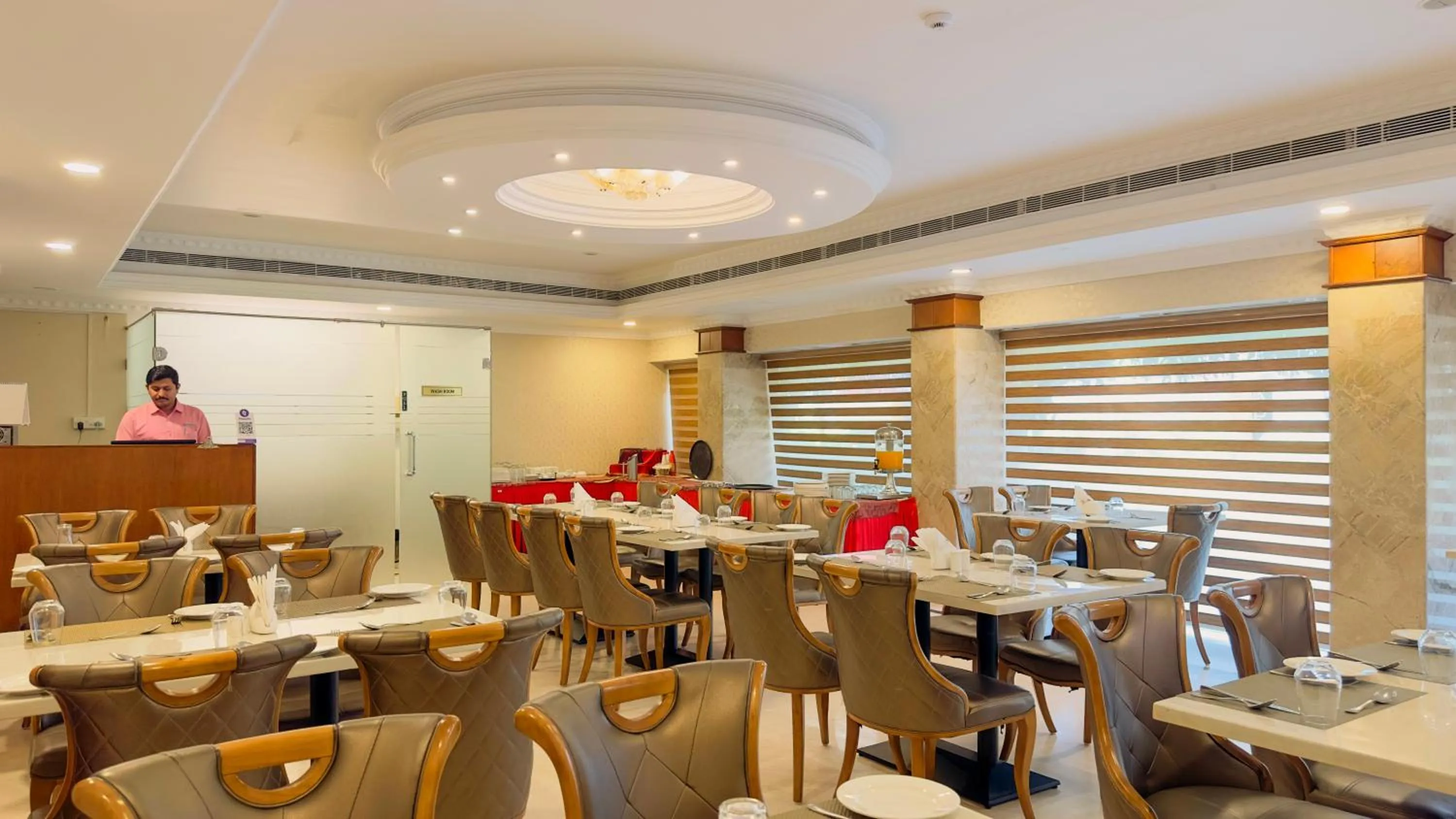 Restaurant/places to eat in Hotel Prasanth