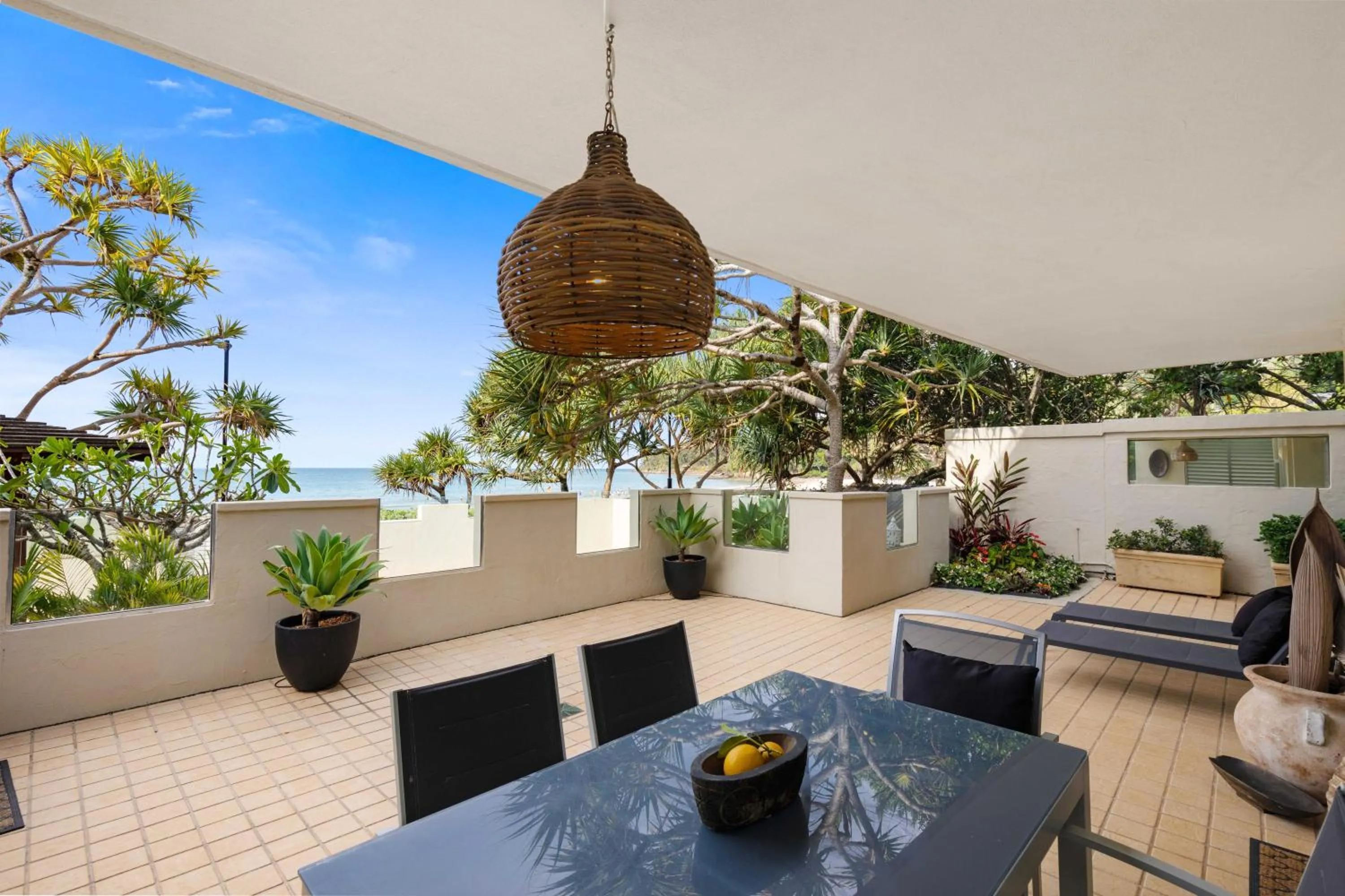 Portofino 1 - Beachfront Apartment Noosa Heads