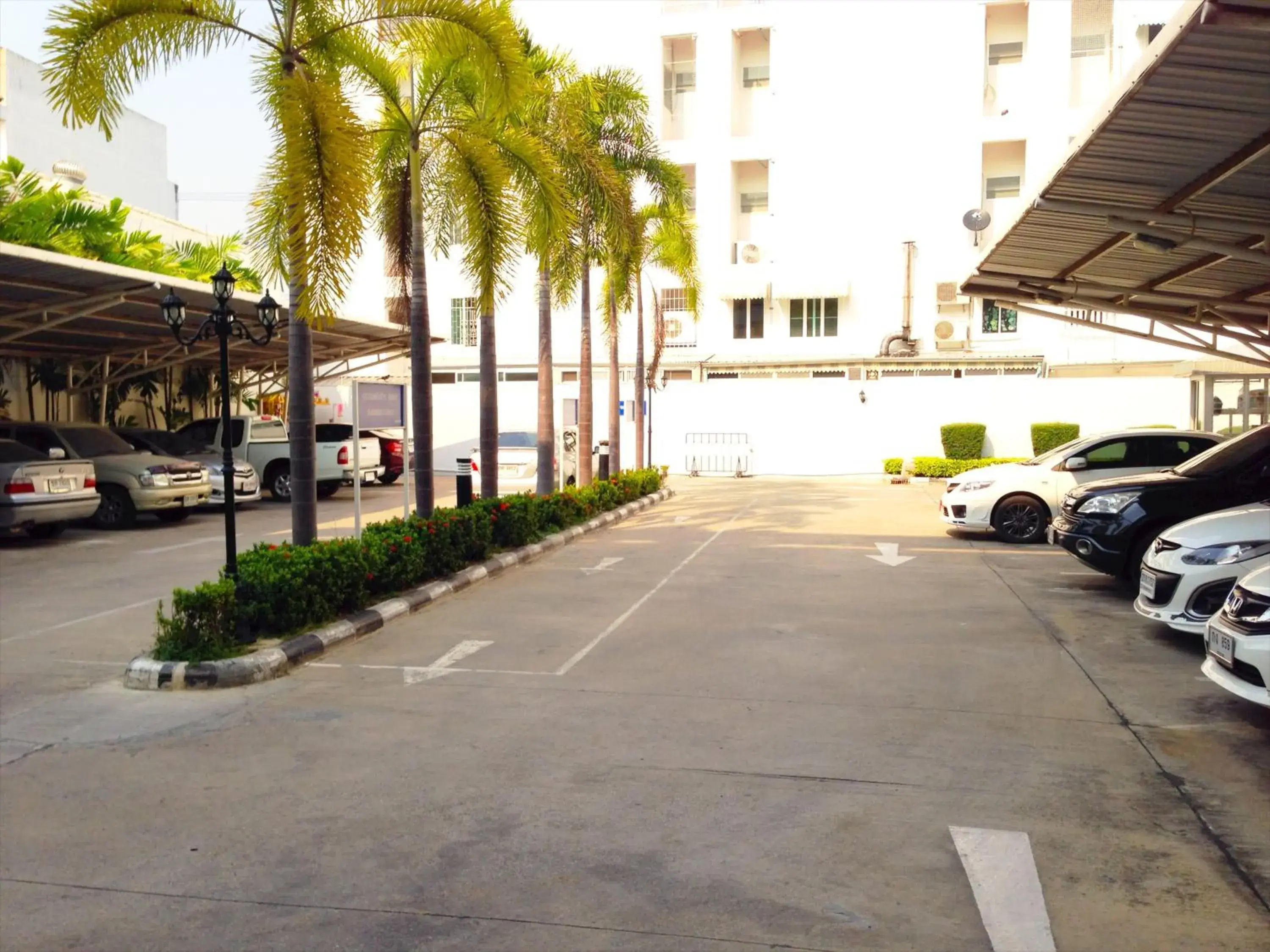 Facade/entrance in Baanbudsarin Apartment Facade/entrance in Baanbudsarin Apartment