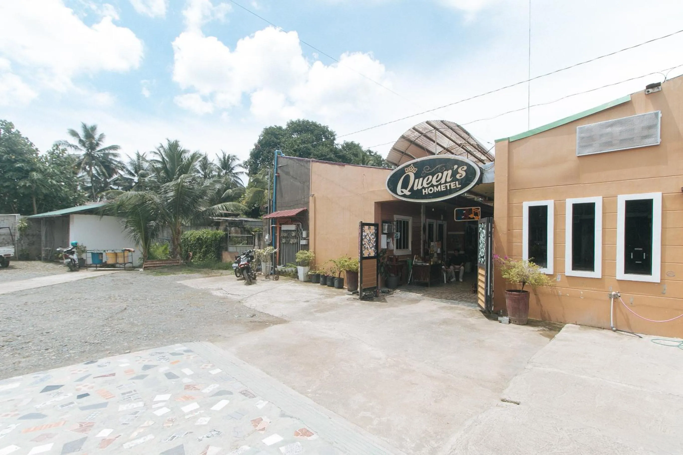 Property building in RedDoorz at Queens Hometel