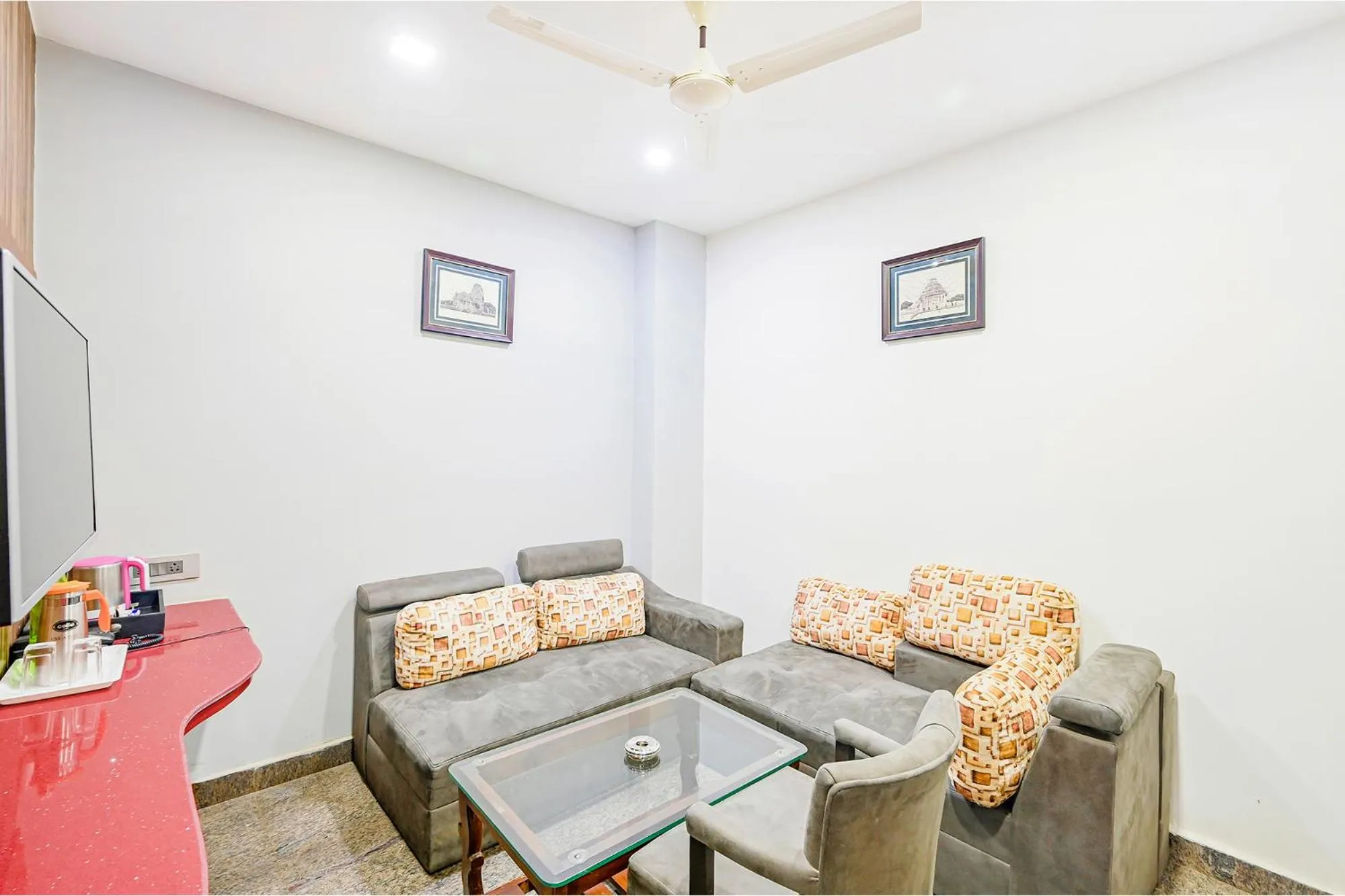 Seating area in FabHotel Prime Middleton - Nr Niladri Vihar Square