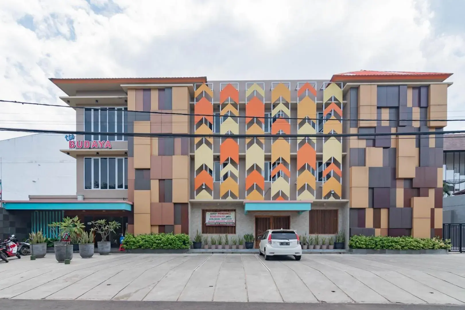 Property building in Sans Hotel Budaya Cirebon Property building in Sans Hotel Budaya Cirebon
