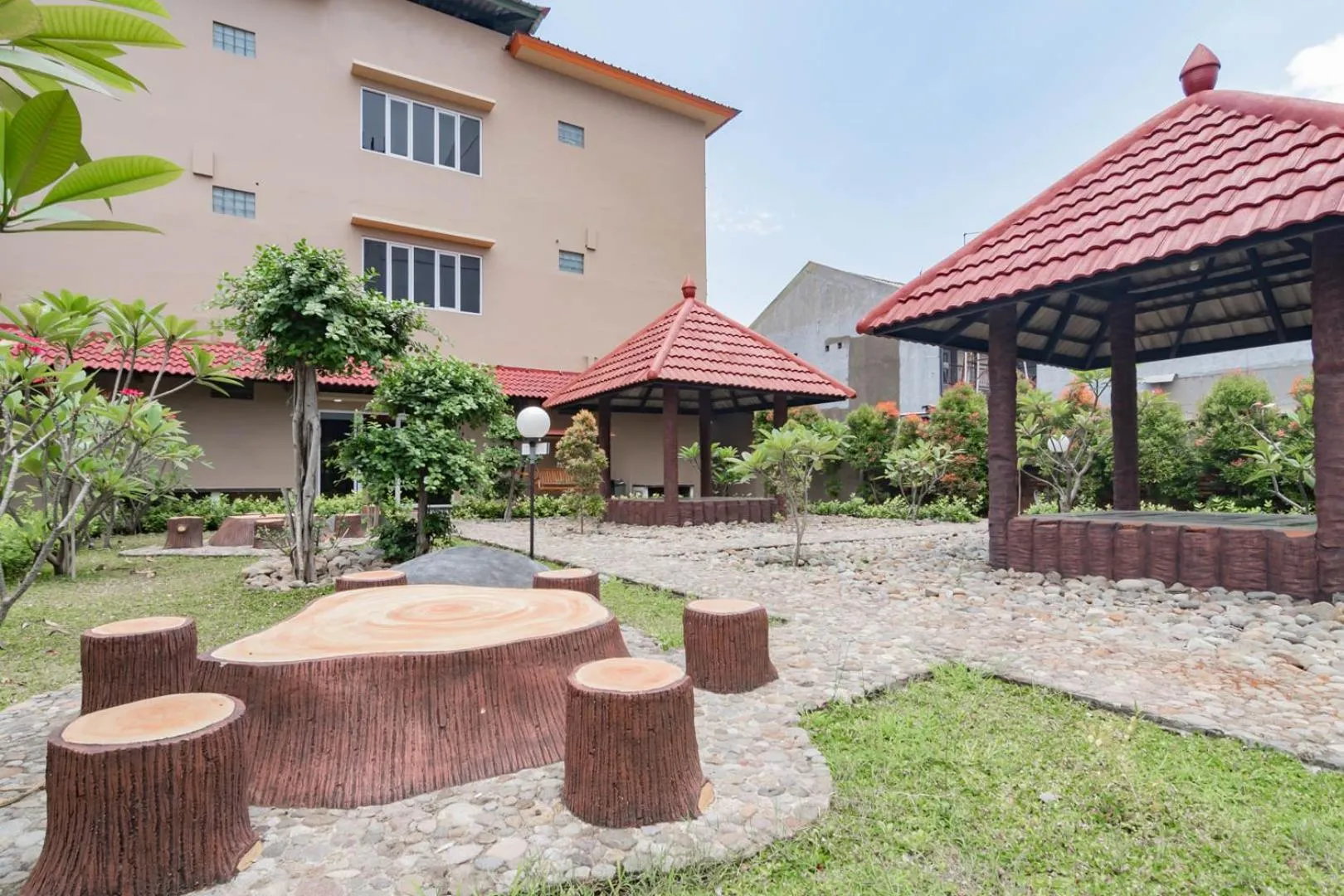 Property building in Sans Hotel Budaya Cirebon