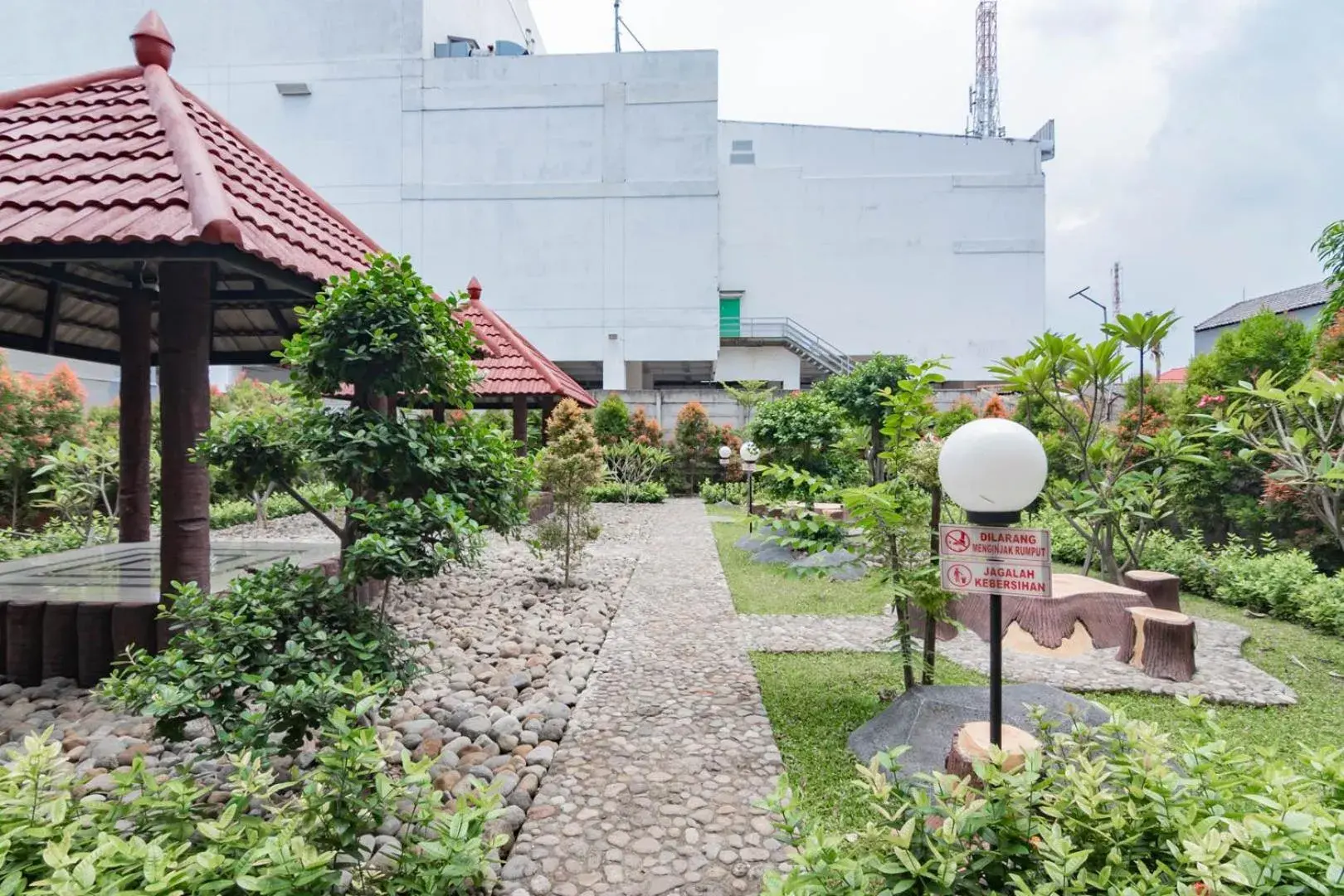 Property building in Sans Hotel Budaya Cirebon Property building in Sans Hotel Budaya Cirebon