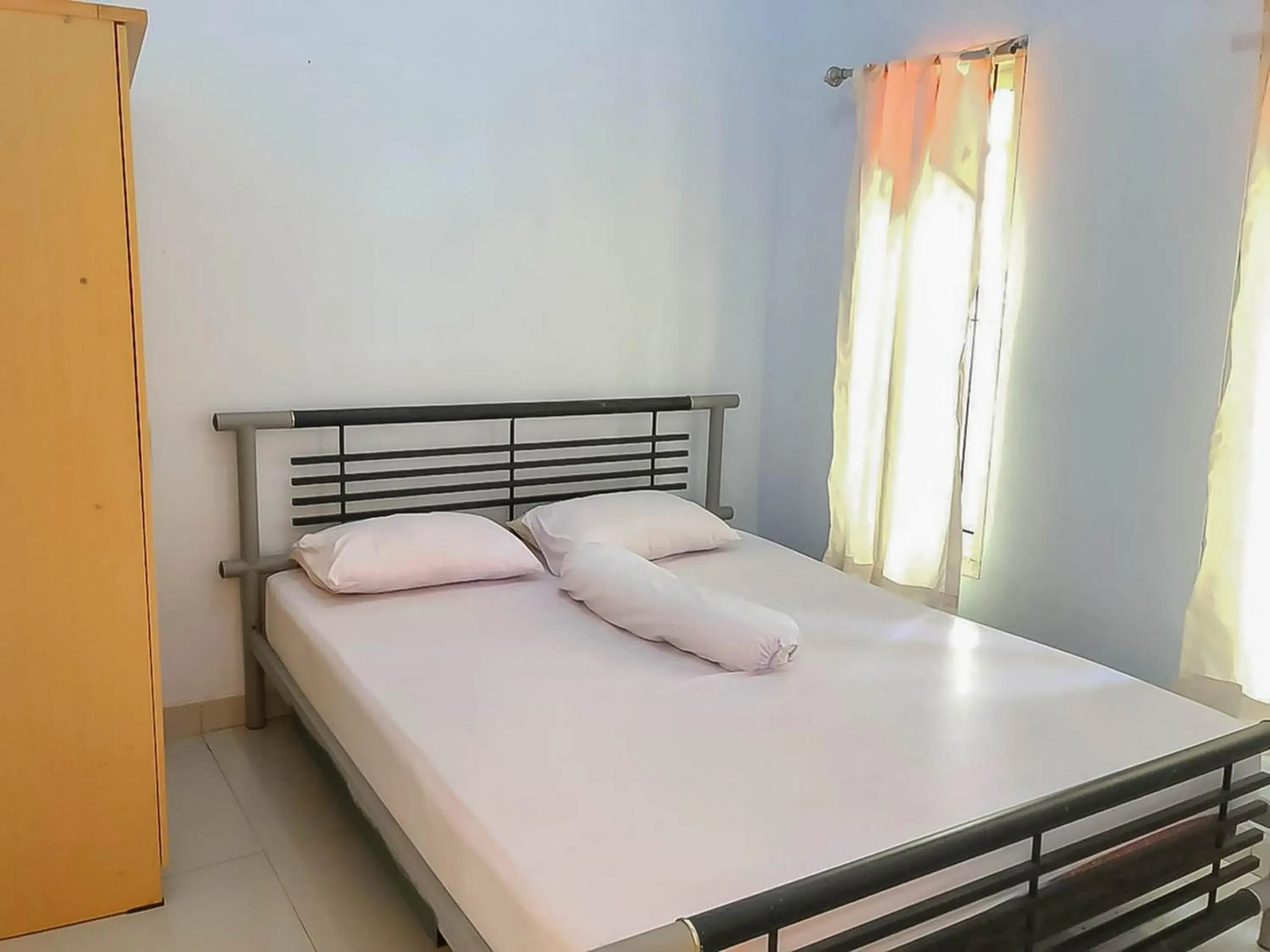 Bed in Taman Wisata Siwalk Cottage Syariah RedPartner Bed in Taman Wisata Siwalk Cottage Syariah RedPartner