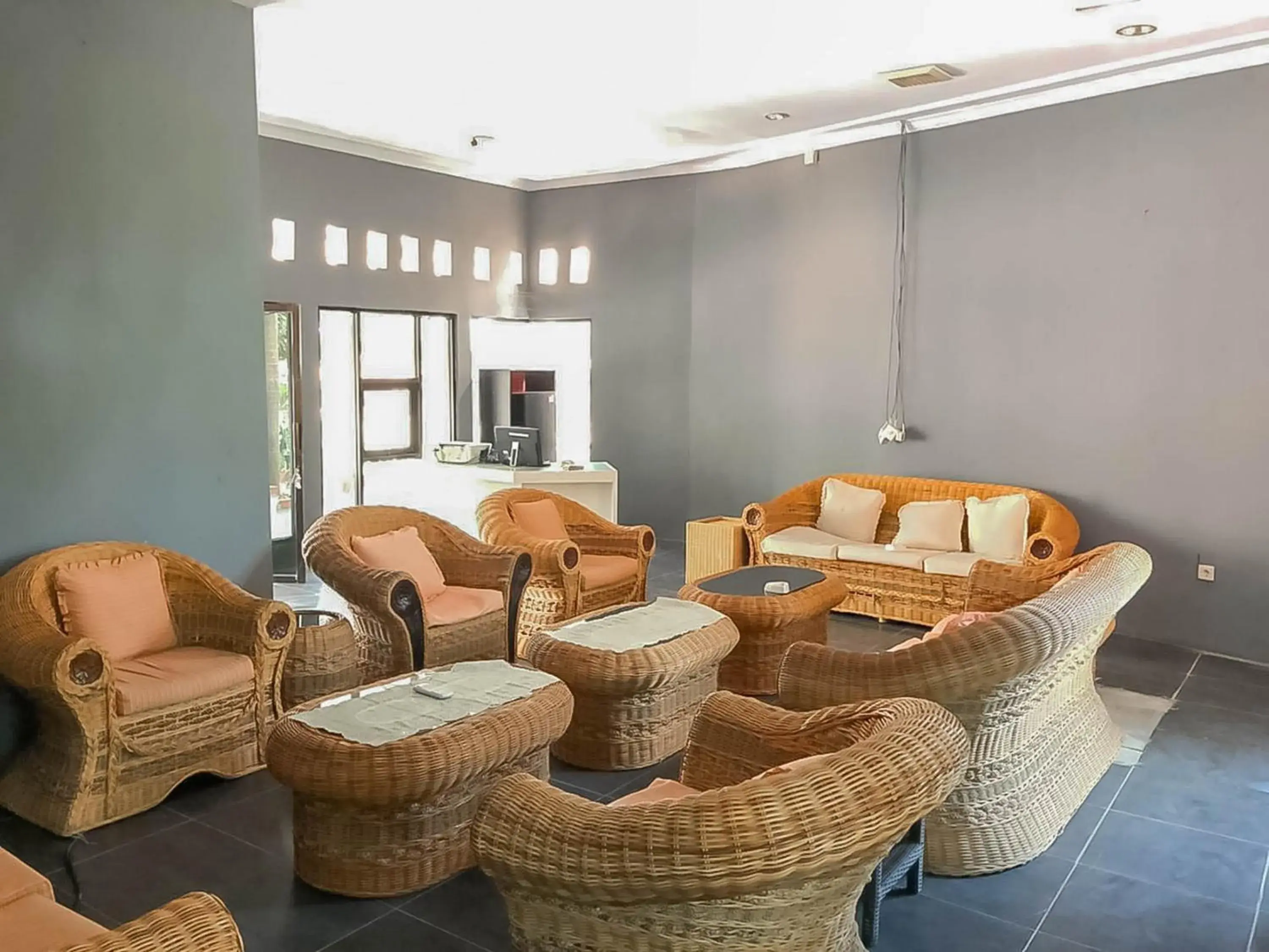 Facade/entrance in Taman Wisata Siwalk Cottage Syariah RedPartner Facade/entrance in Taman Wisata Siwalk Cottage Syariah RedPartner