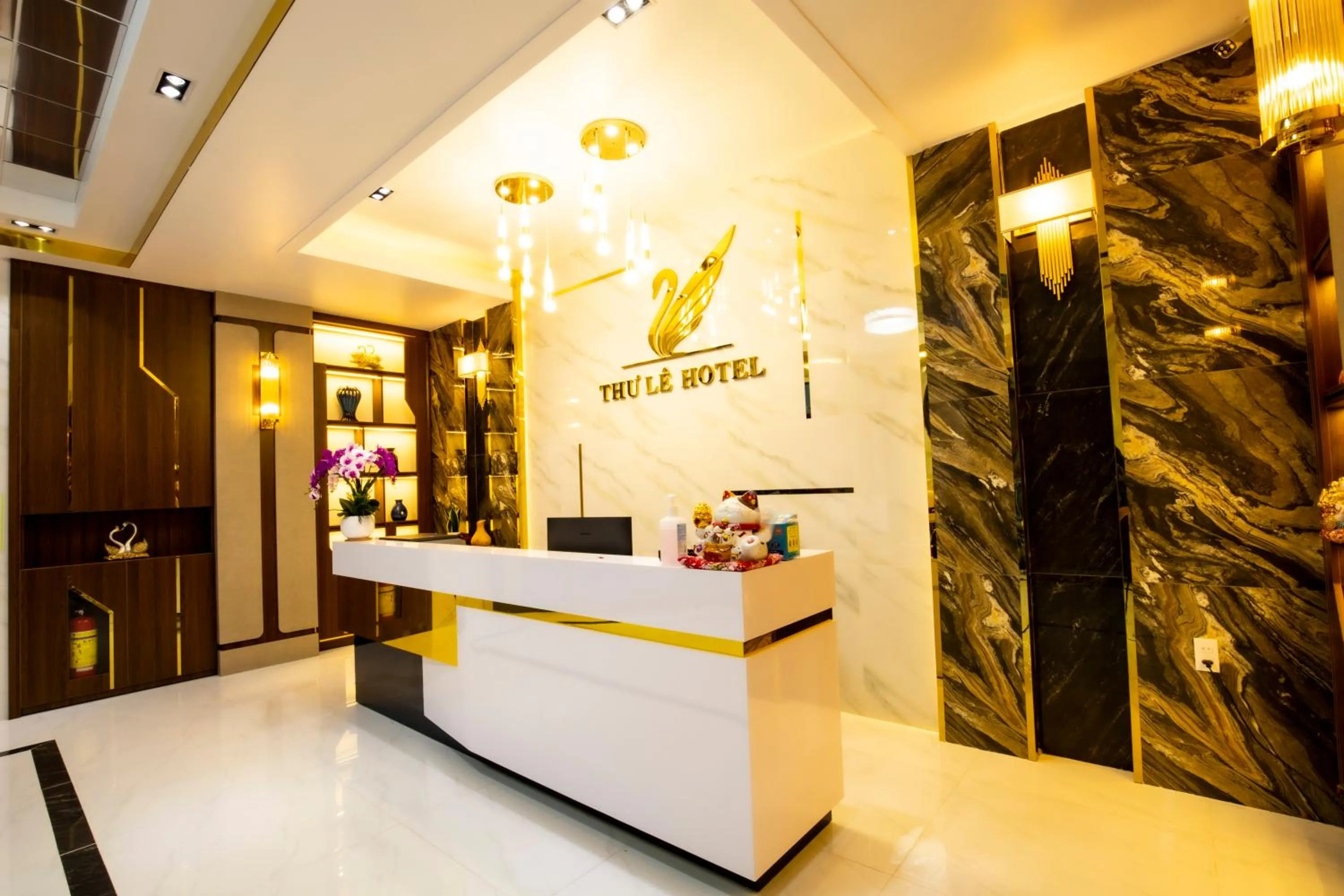 Lobby or reception in THƯ LÊ Hotel