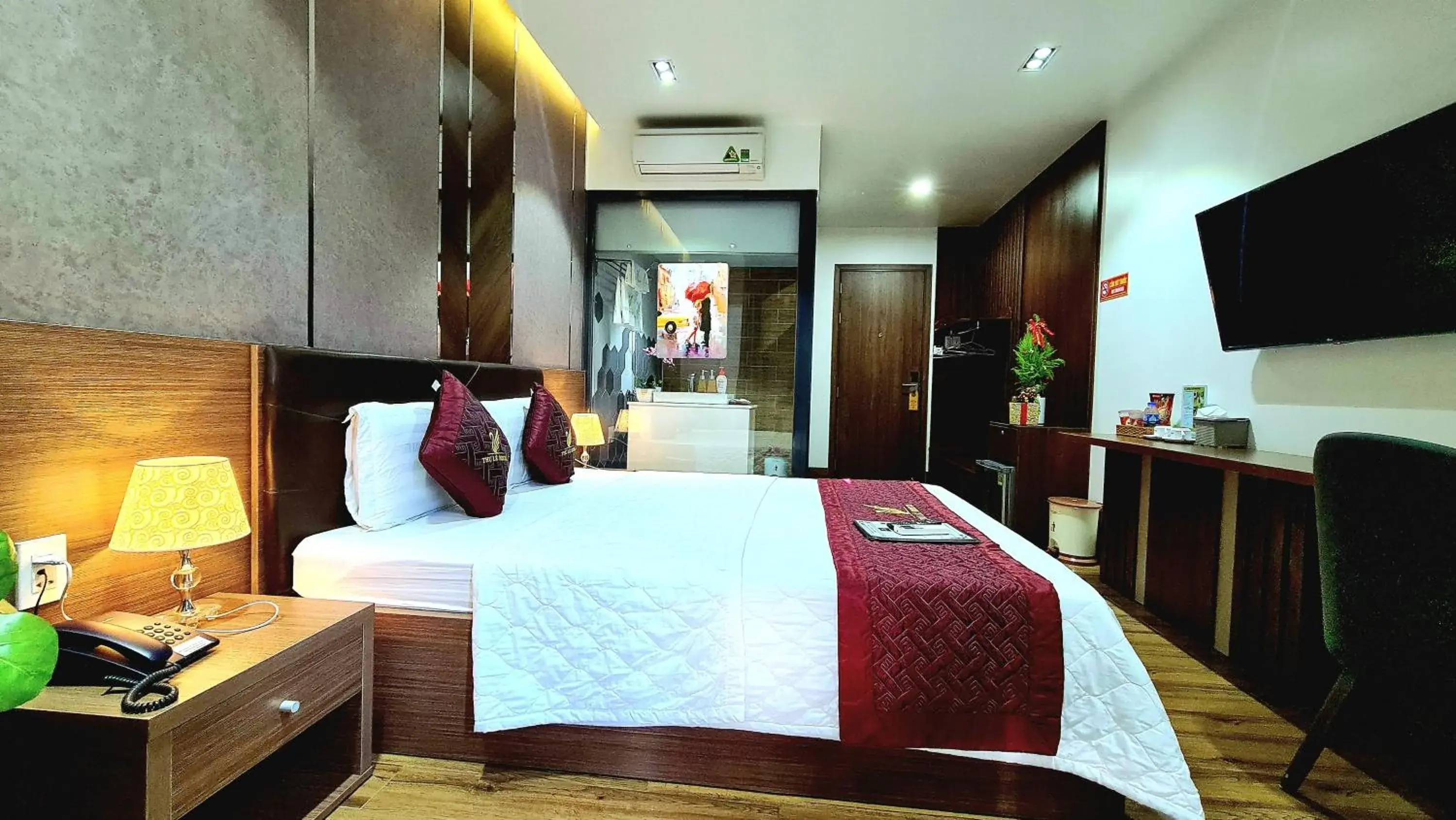 Photo of the whole room, Bed in THƯ LÊ Hotel Photo of the whole room, Bed in THƯ LÊ Hotel