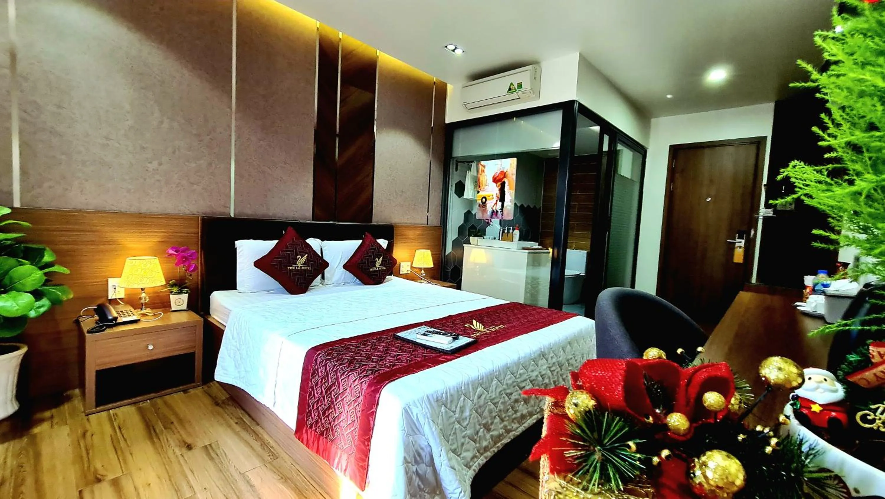 Photo of the whole room, Bed in THƯ LÊ Hotel