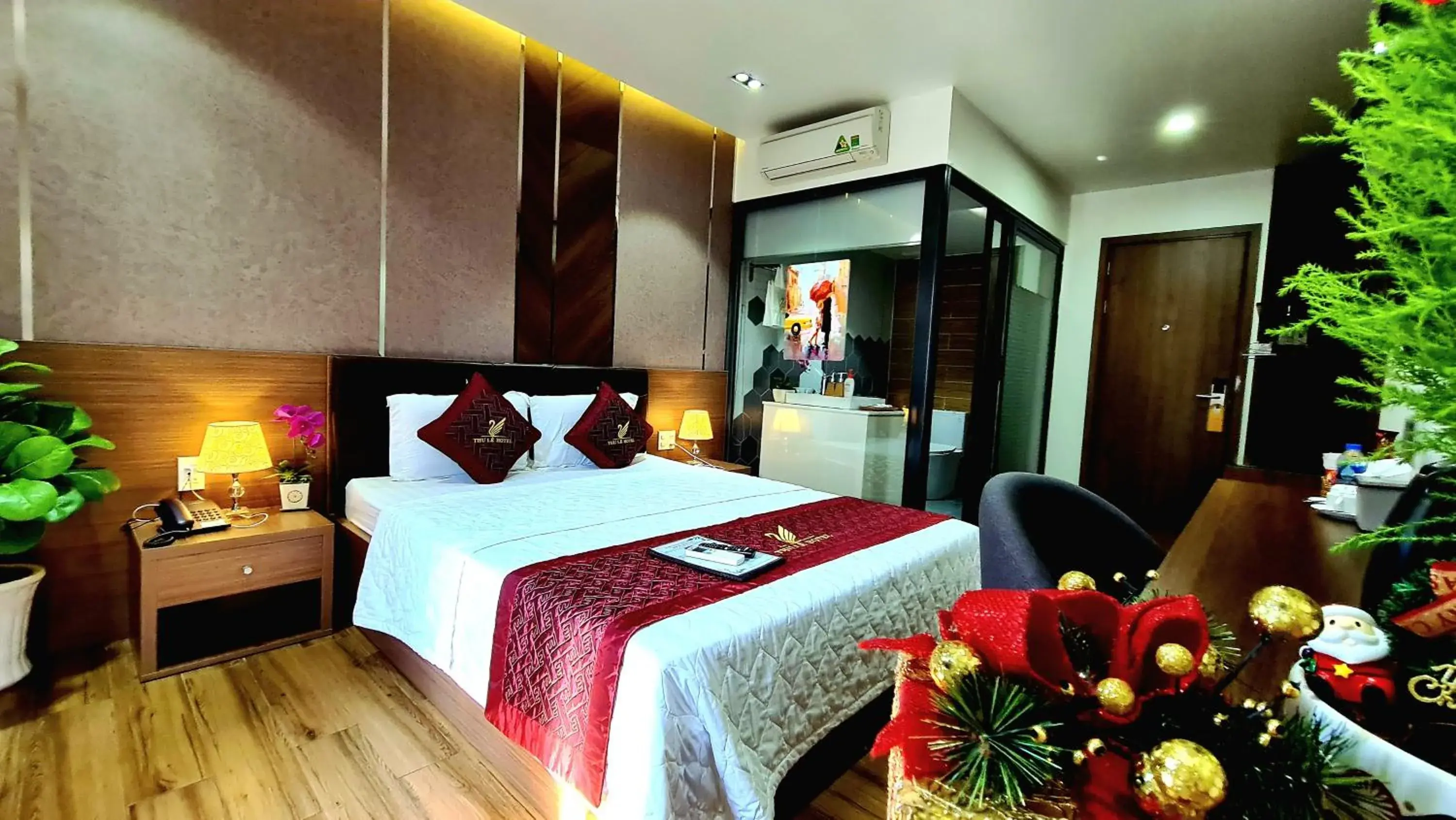 Photo of the whole room, Bed in THƯ LÊ Hotel Photo of the whole room, Bed in THƯ LÊ Hotel