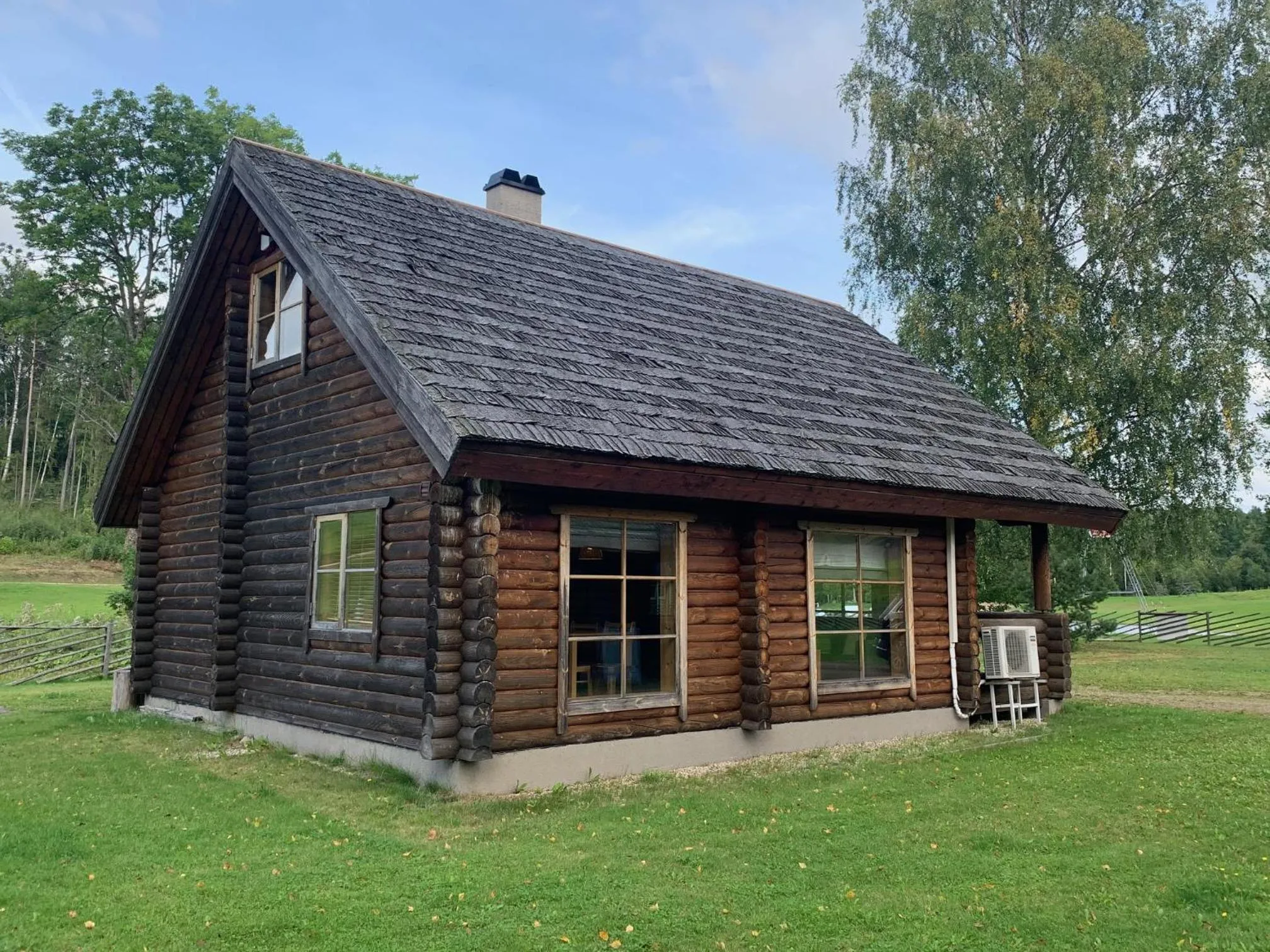 Two-Bedroom House in Nuustakumajad