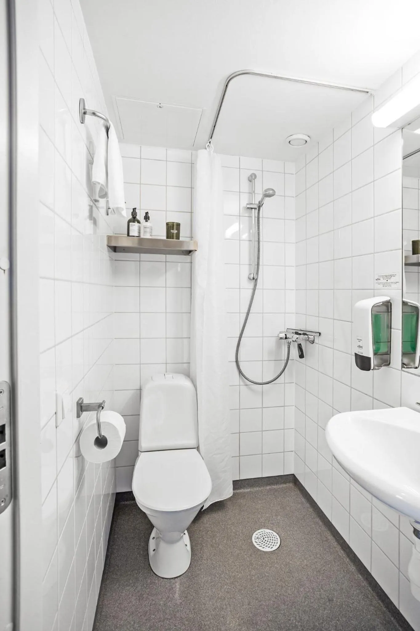 Bathroom in Apartments no