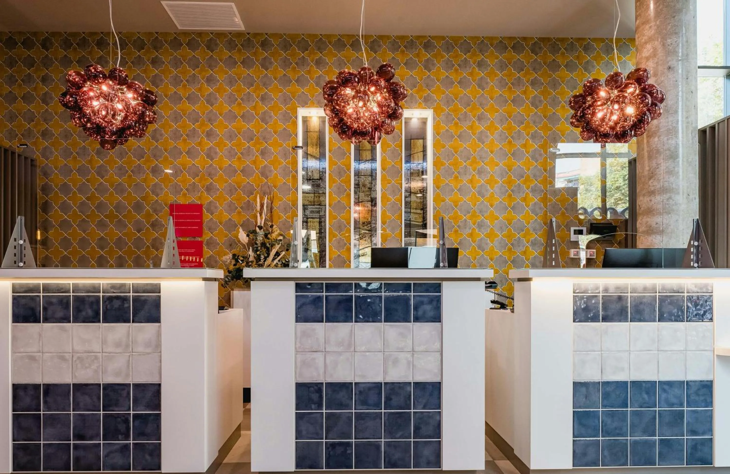 Lobby or reception in Leonardo Royal Hotel Barcelona Fira